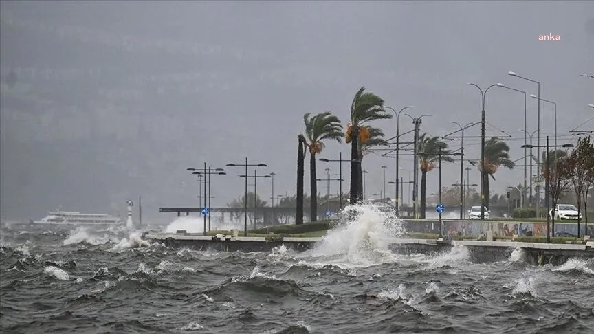 İçişleri Bakanlığı'ndan çok sayıda il için şiddetli yağış ve fırtına uyarısı