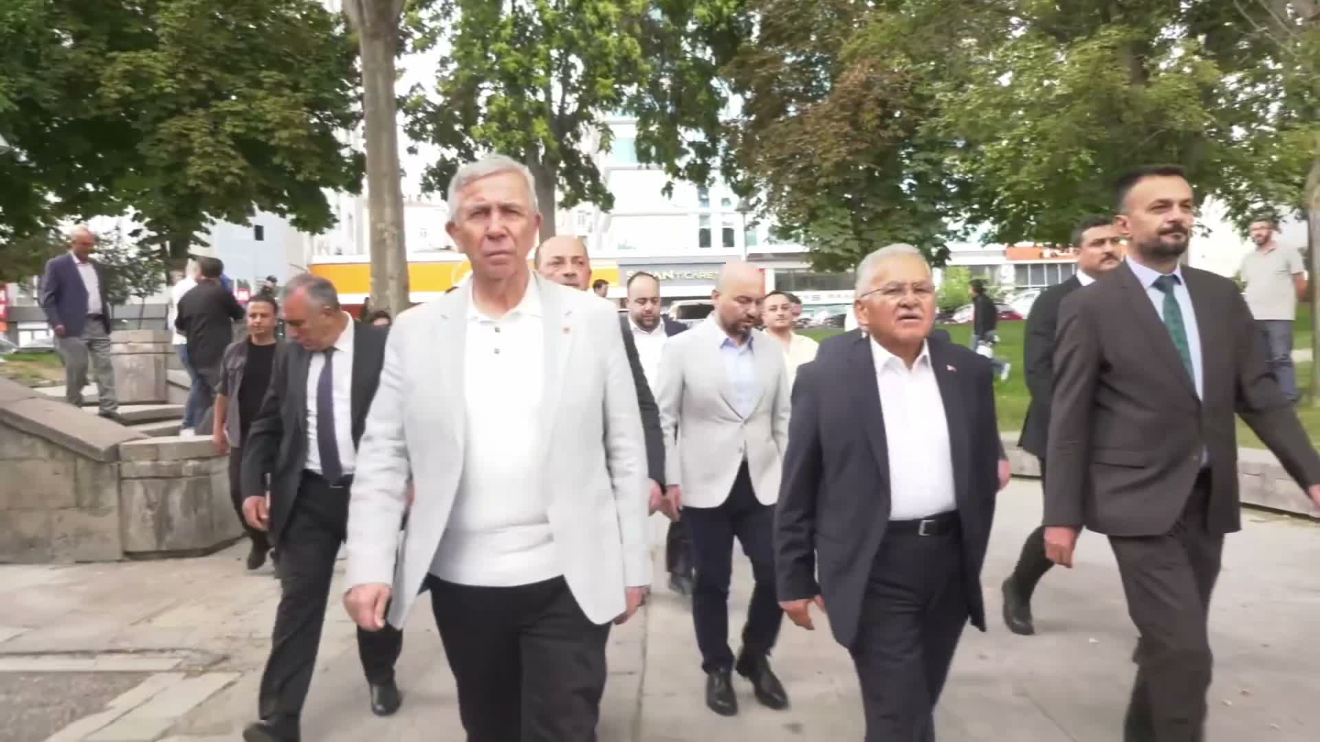 Mansur Yavaş, Kayseri'deki tarihi ve kültürel alanları gezdi