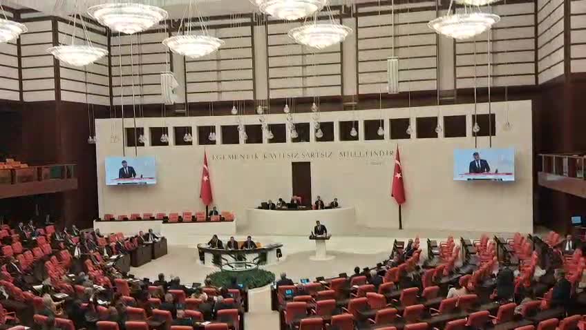 TBMM'de "Mutlak Butlan" tartışması: CHP, AK Parti'yi sıralara vurarak protesto etti