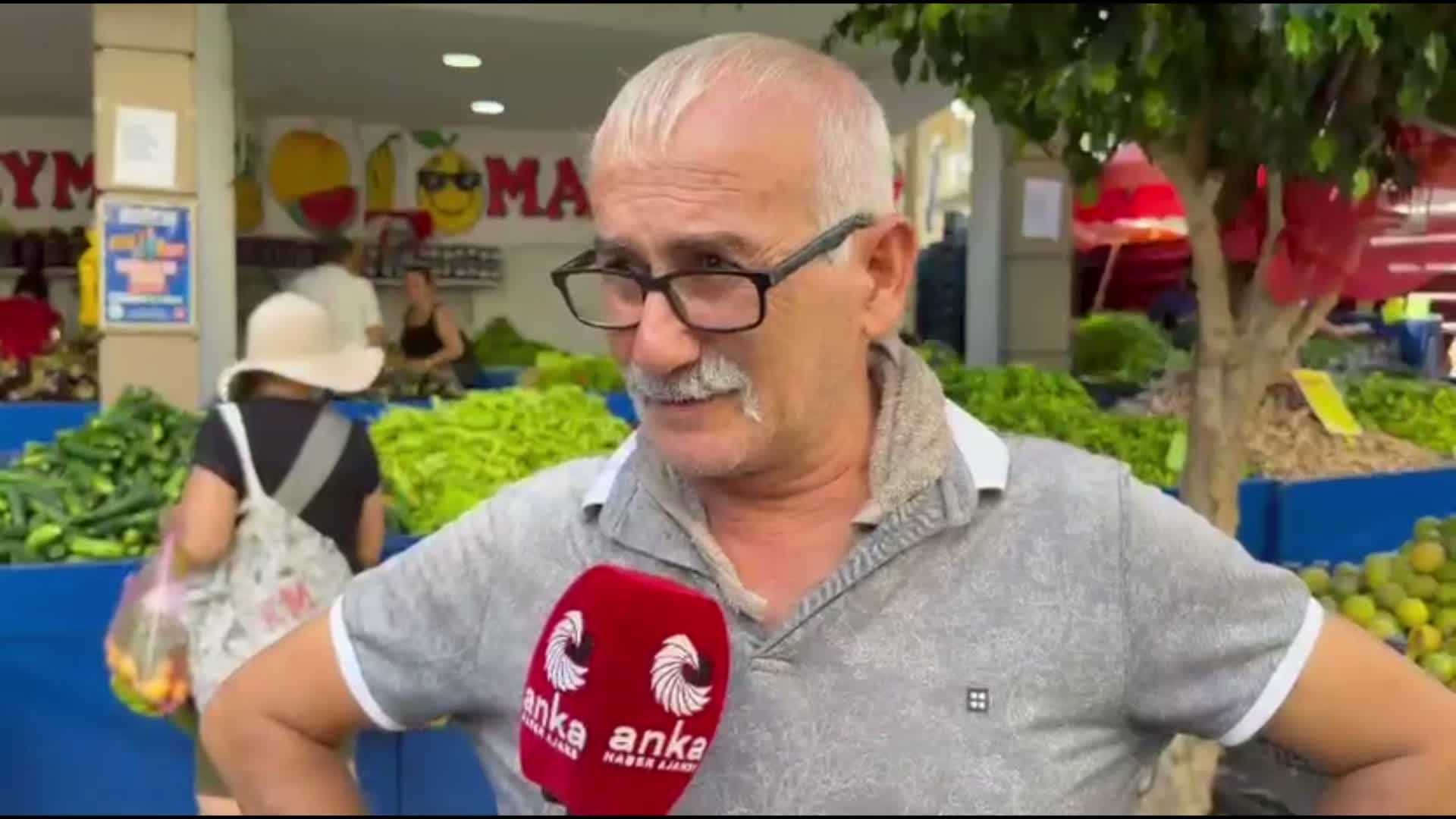 Mersinliler geçim sıkıntılarını anlattı: "Soğan alamıyoruz, soğan. Emekli aç"