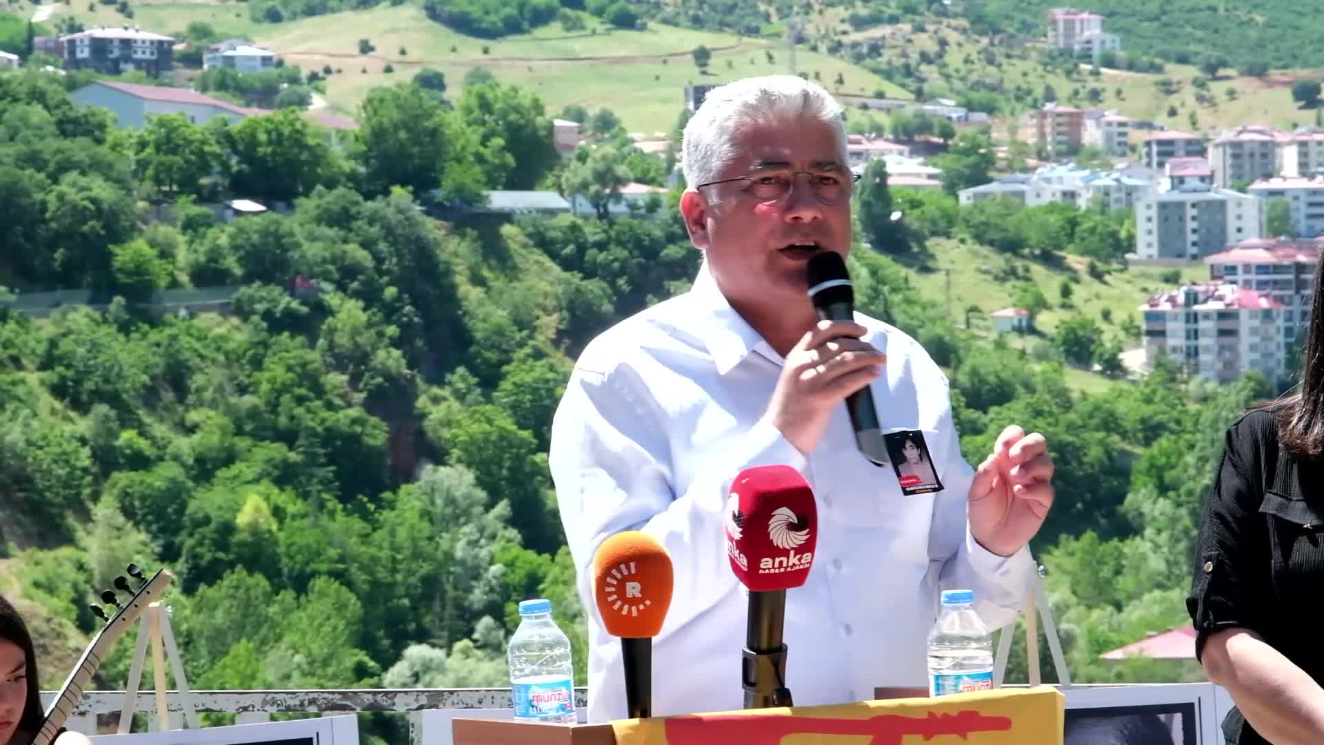 Sivas Katliamı’nın 33’üncü yılında Tunceli’de “33 can 33 bağlama” anması