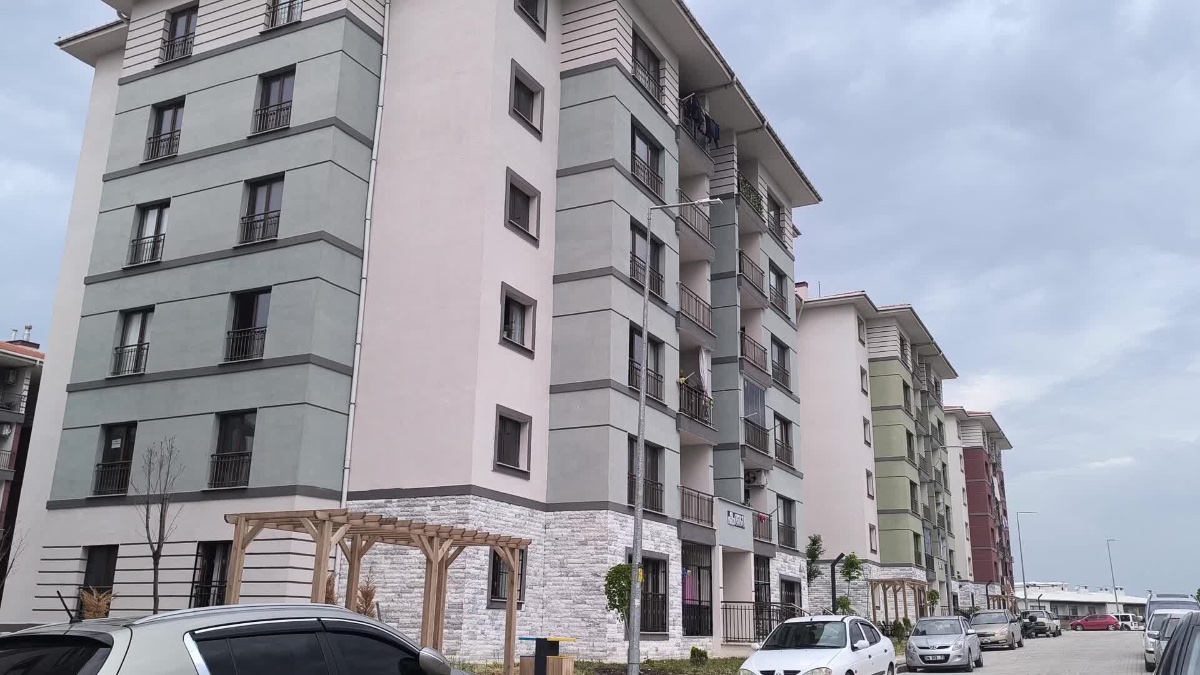 Kura yok: 64 şehirde, 20 bin TOKİ konutu satışa sunuldu