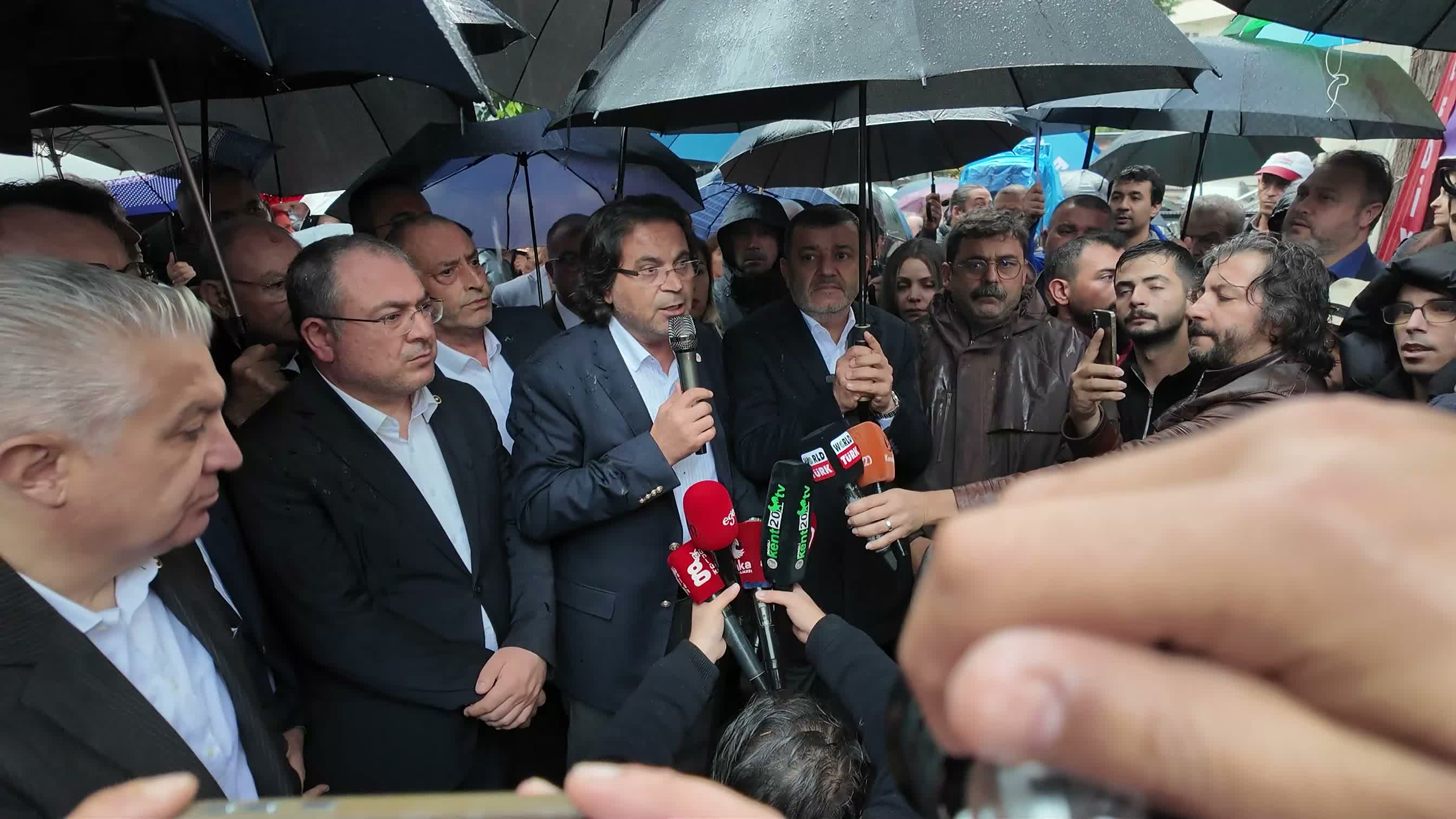 Denizli'de Şeniz Doğan'ın gözaltına alınması protesto edildi