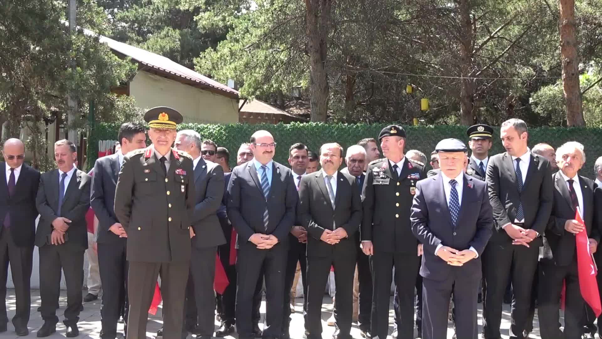 Atatürk'ün Erzurum'a gelişinin 107'nci yılı coşkuyla kutlandı