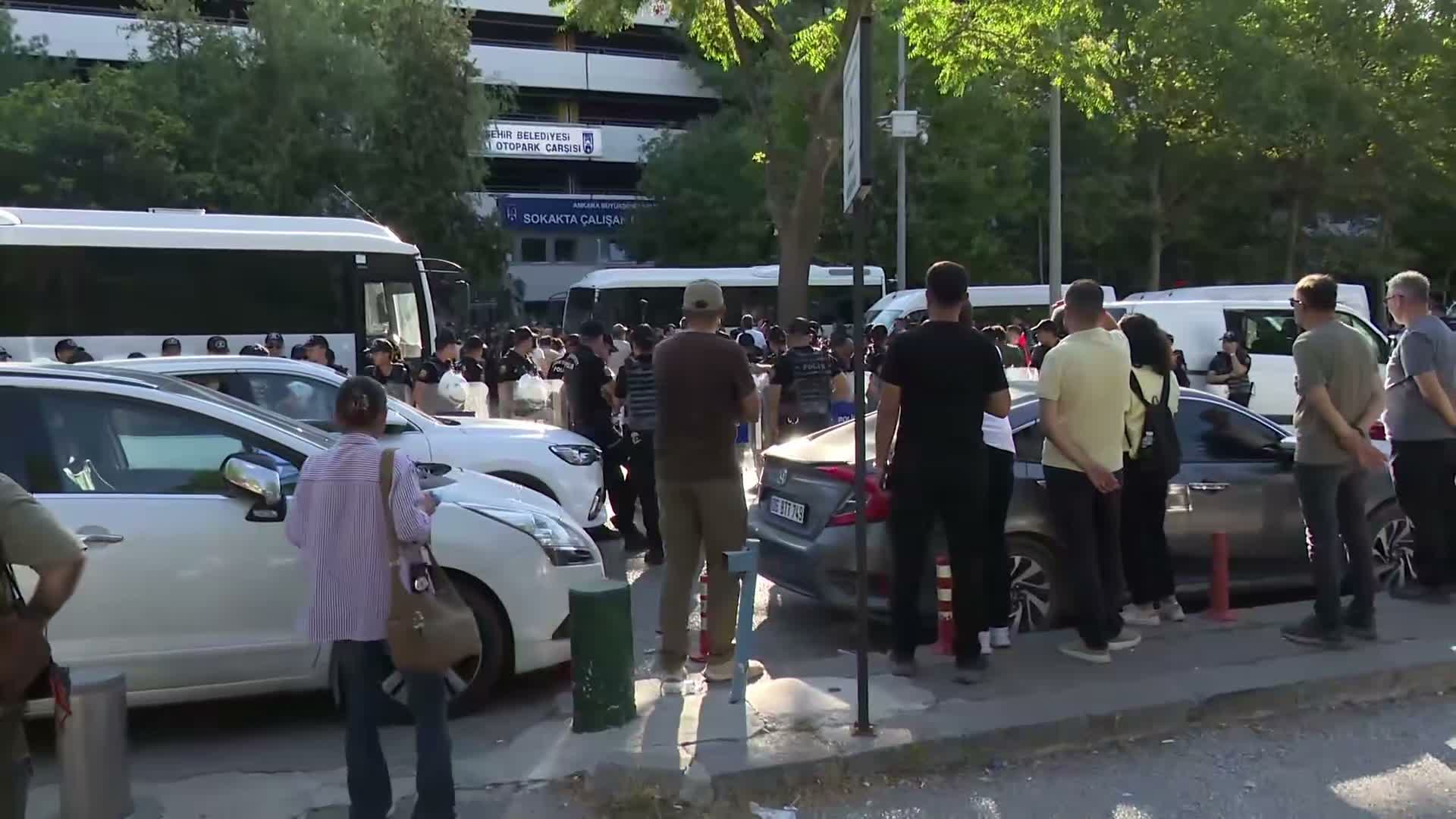İYİ Partili Türkoğlu er şehit yakınları ve gazilere destek verirken polis müdahalesine maruz kaldı, fenalaştı ve hastaneye kaldırıldı