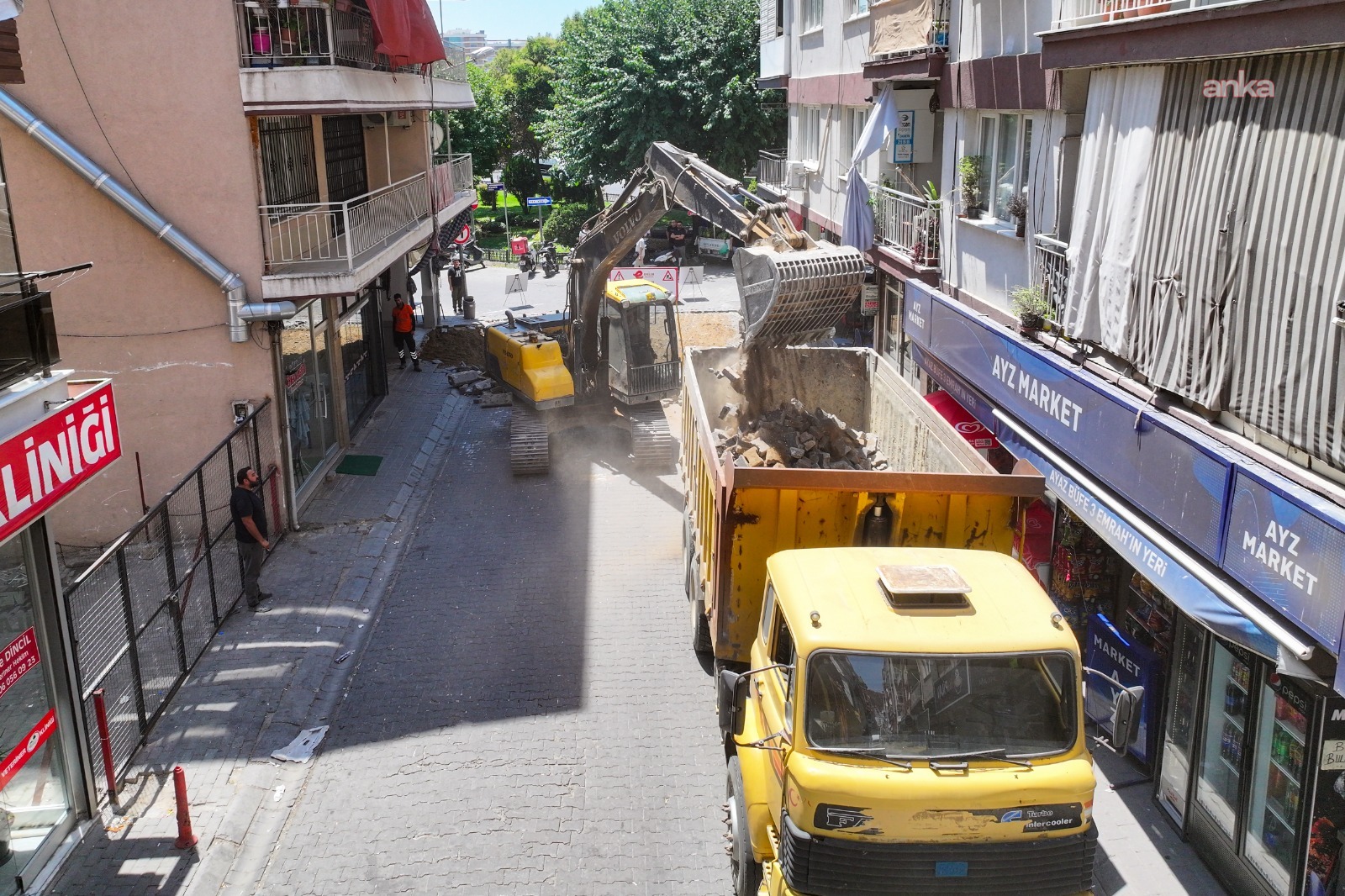 Efeler Belediyesi, kent genelinde yol çalışmalarını sürdürüyor
