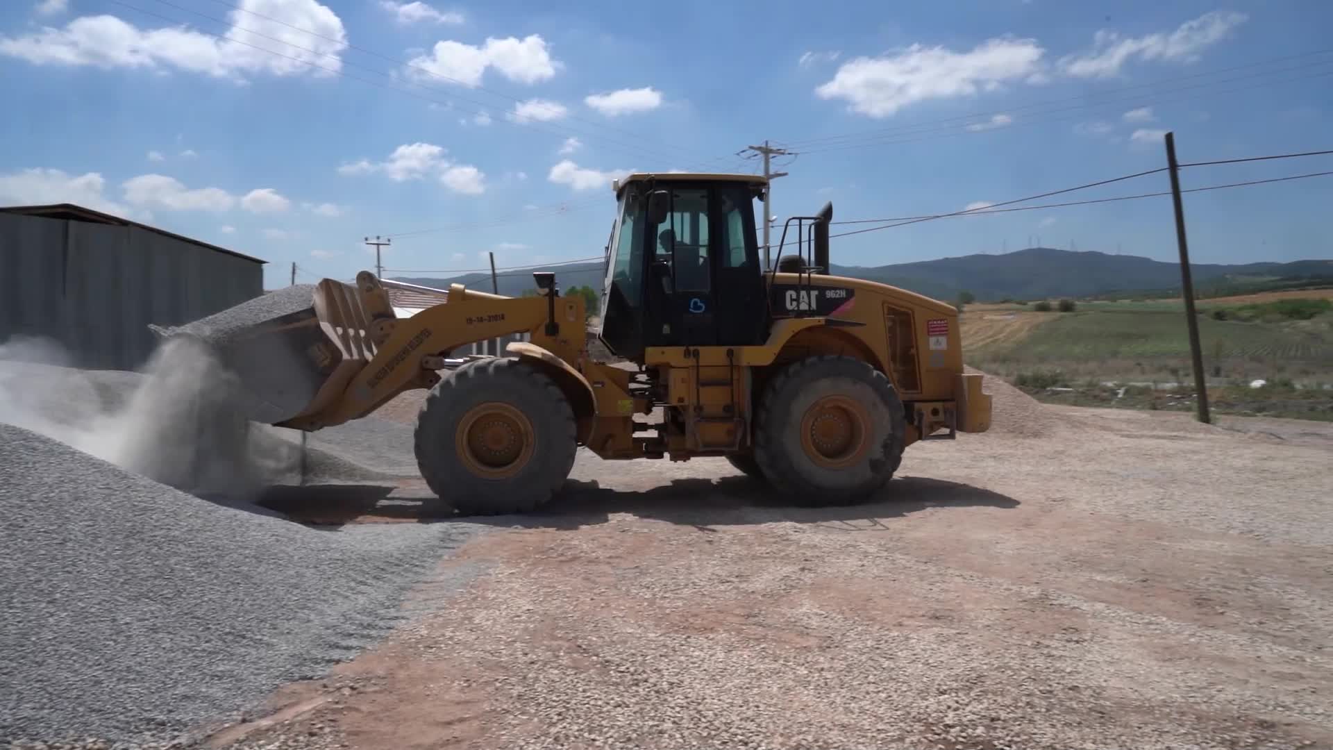 Manyas-Susurluk bağlantı yolu yenileniyor