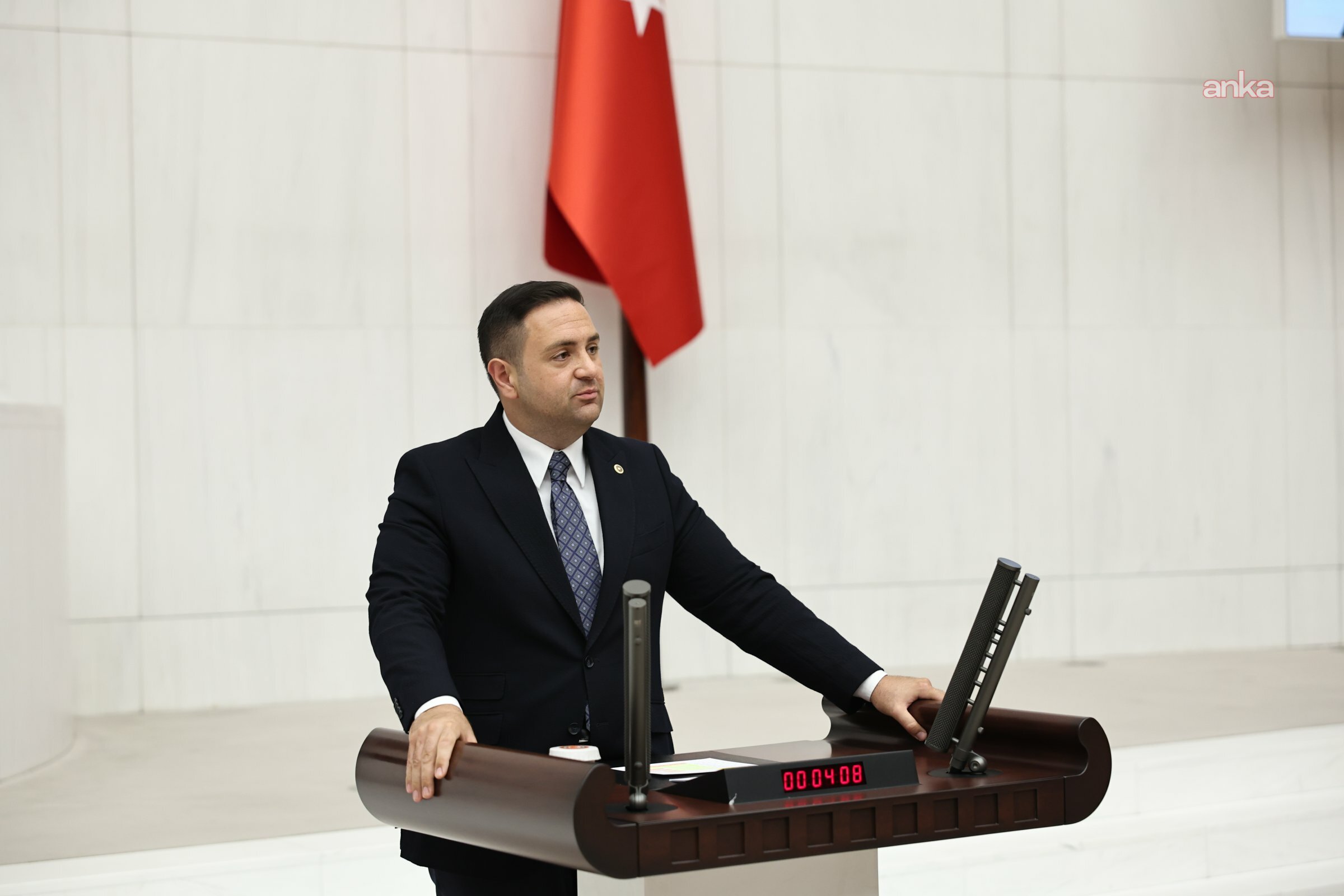Umut Akdoğan: Milletvekillerini MYK kararı ile disipline ver