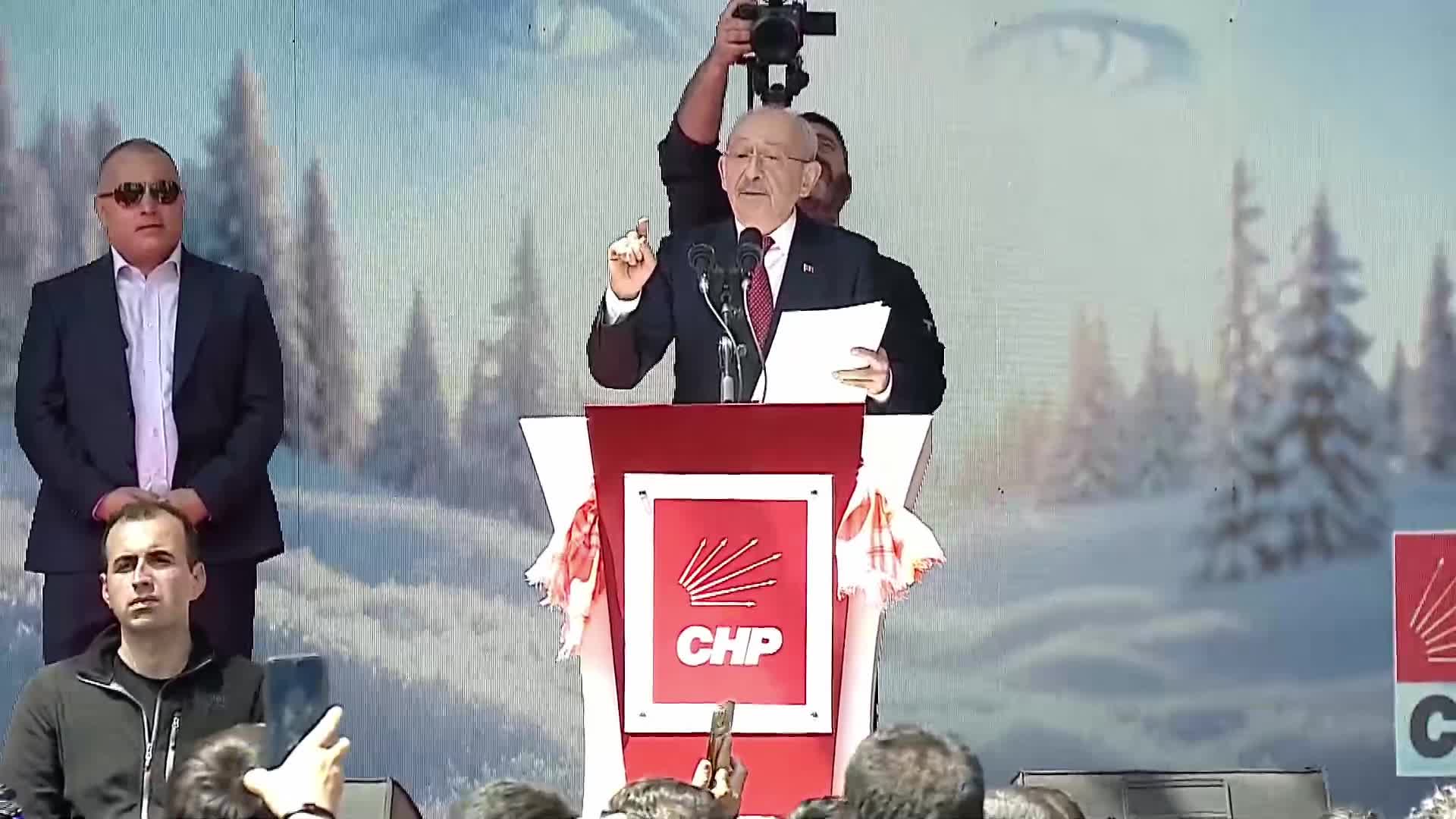 CHP Genel Merkezi'nde "Halkla Bayramlaşma" programı... Kemal Kılıçdaroğlu: Masum belediye başkanlarımızı kurtaracağız, kirliye bulaşanlara da göz yummayacağız