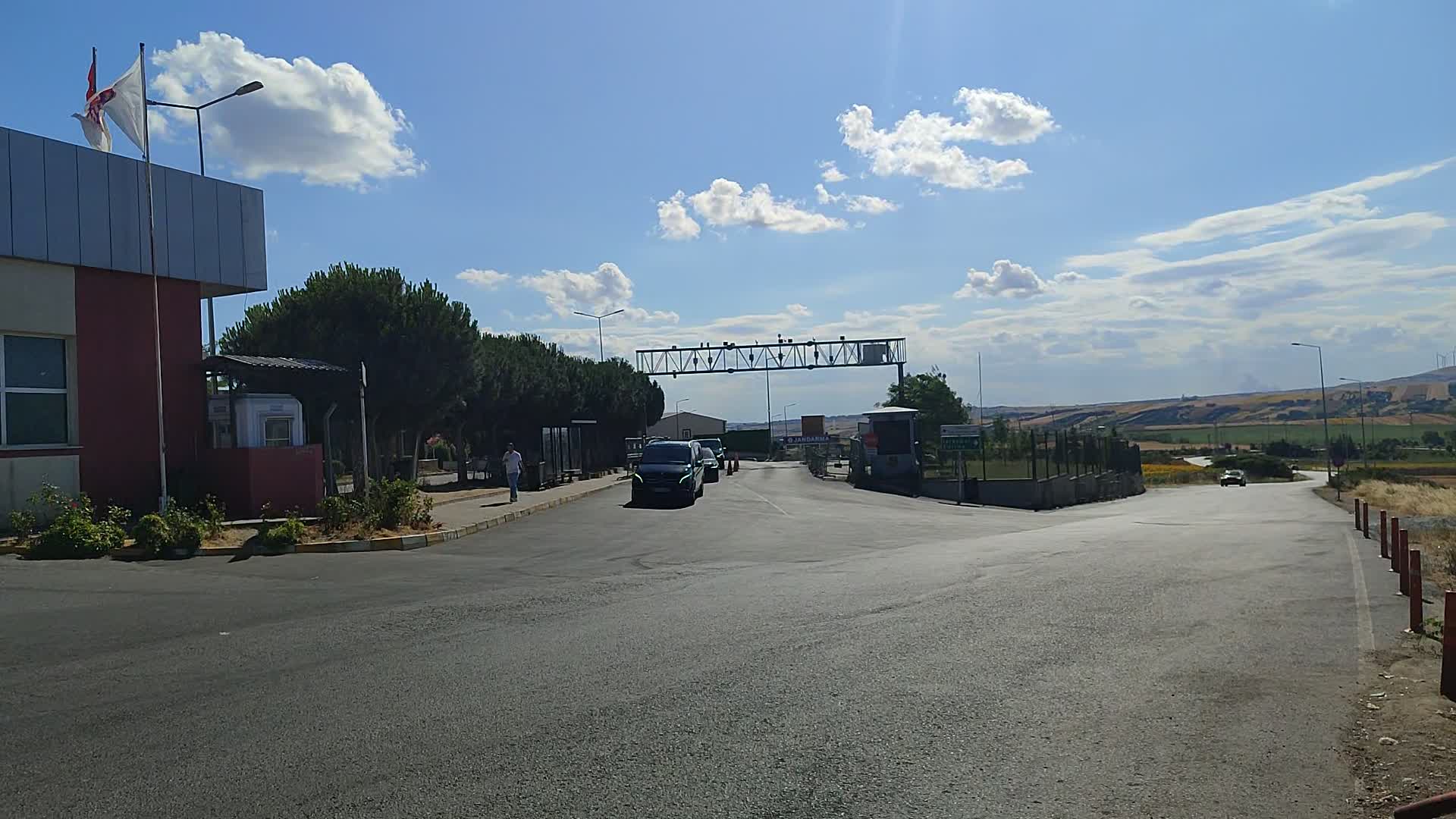 Özel'den İmamoğlu ve diğer tutuklulara cezaevinde ziyaret