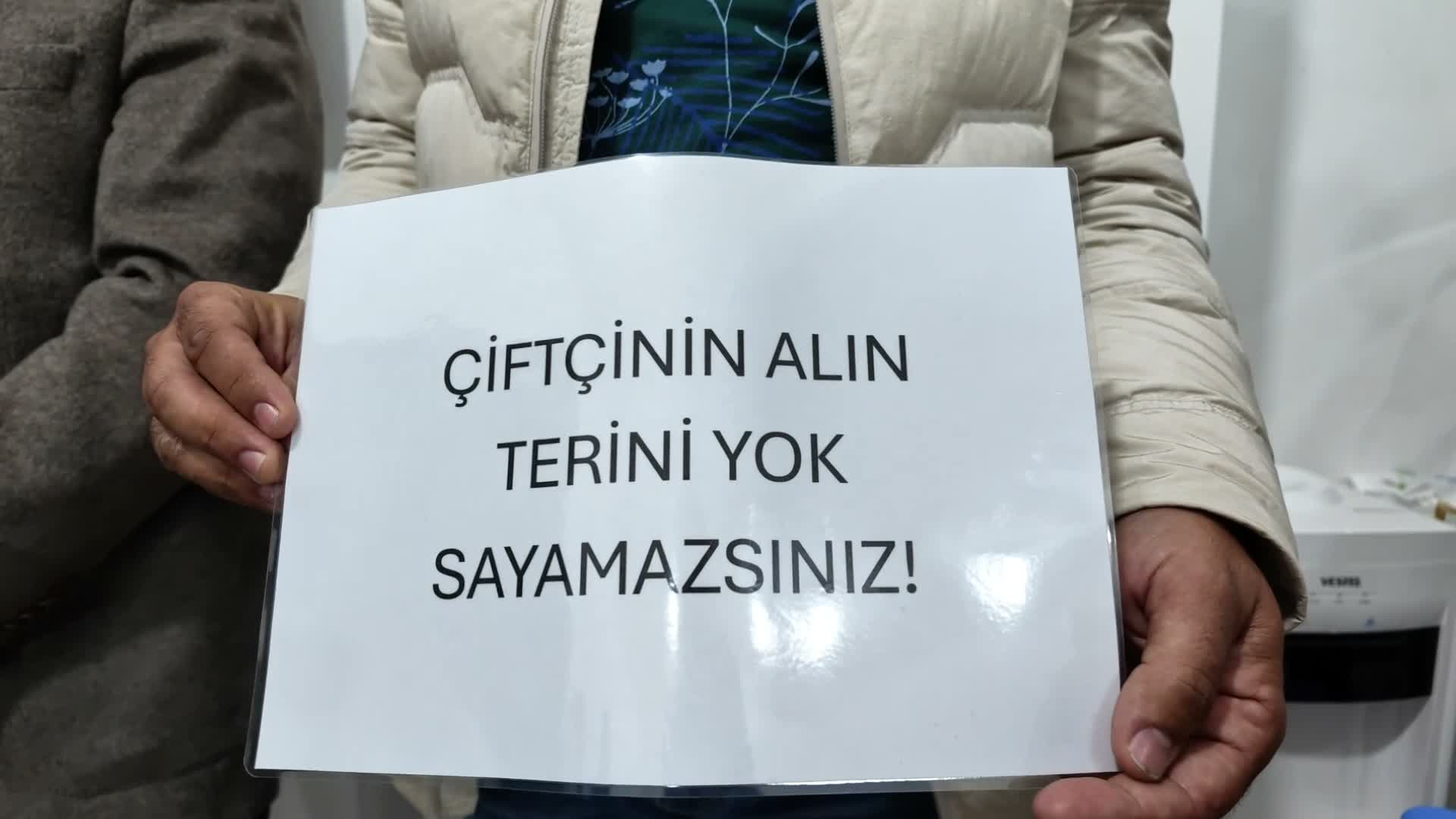 Eskişehirli pancar üreticisinden imza kampanyası: "Çalışırken batıyoruz"