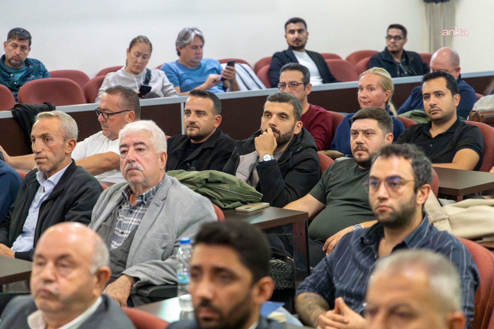 Karşıyaka’da kentsel dönüşüm sektör temsilcileriyle ele alındı