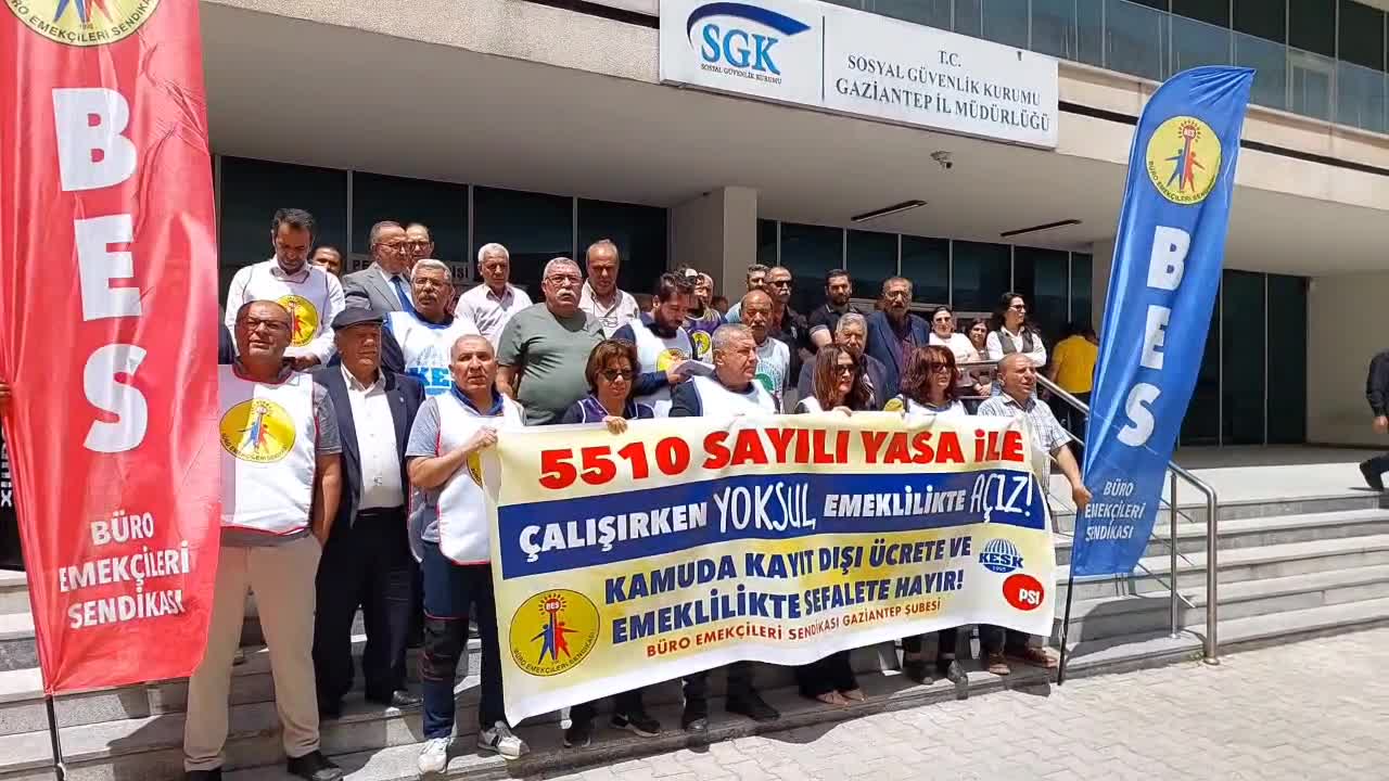 BES üyeleri Gaziantep'te eylem yaptı: Kamu emekçileri ve emeklilerin koşullarının iyileştirilmesini istediler
