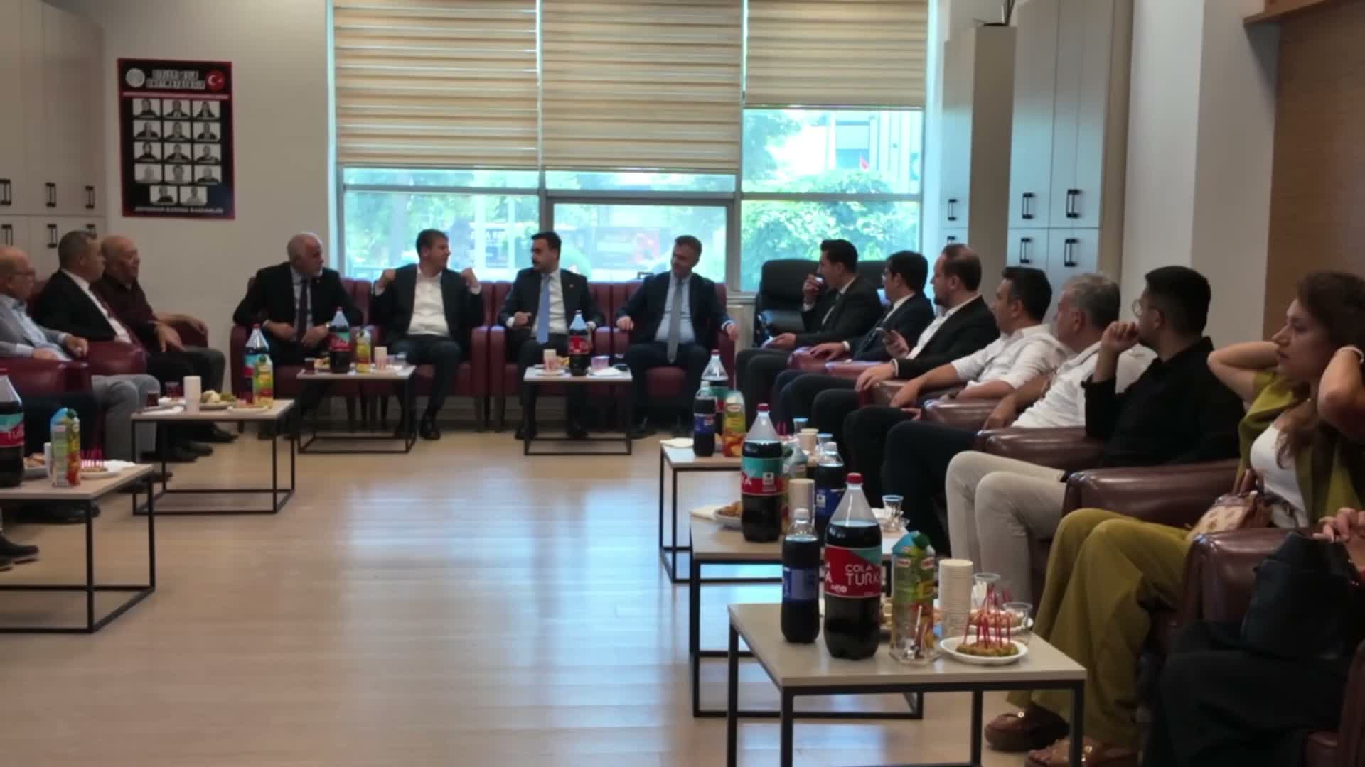Adıyaman Belediye Başkanı Tutdere, yeni adli yıl dolayısıyla Adıyaman Barosu’nu ziyaret etti