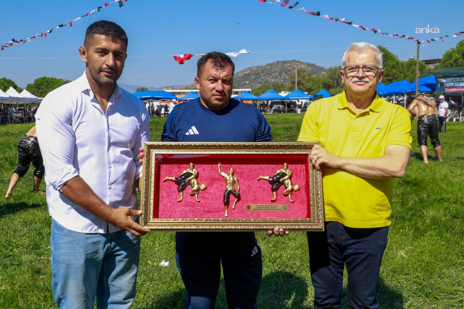 Burhaniye-Kızıklı Yağlı Pehlivan Güreşleri şampiyonu Erkan Taş oldu
