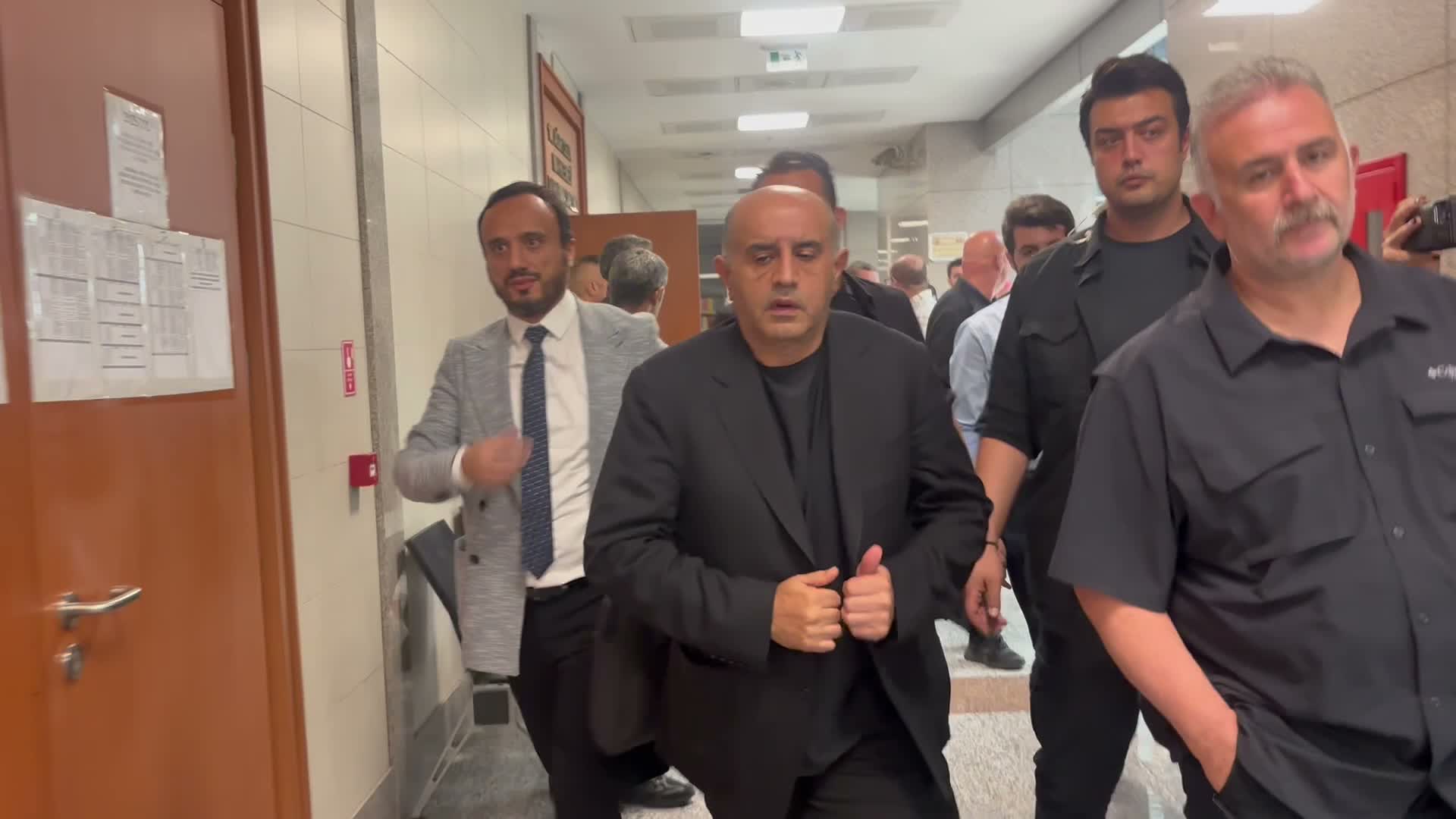 Aziz İhsan Aktaş’a “suikast iddiası” davası… 8 tutuklu sanıktan 6’sı hakkında tahliye kararı