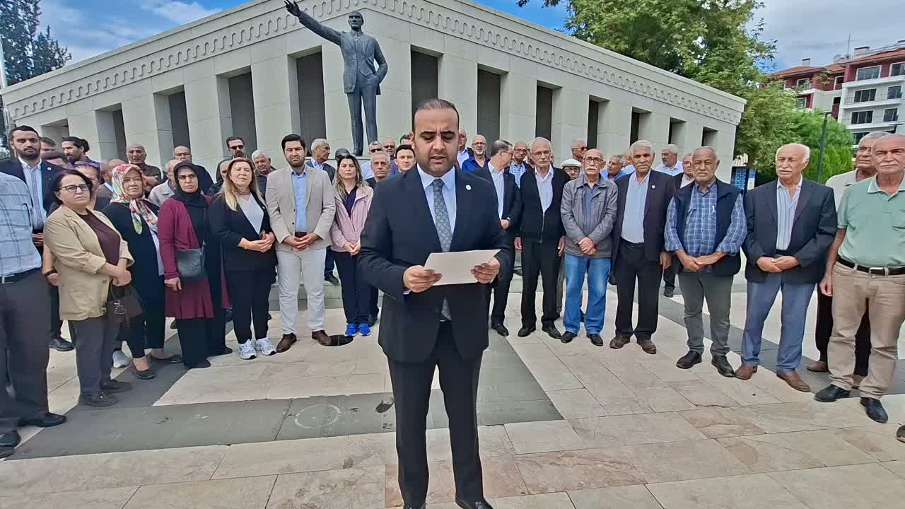 Halk TV'ye kayyum atanması YENİ Parti Osmaniye İl Örgütü'nce protesto edildi