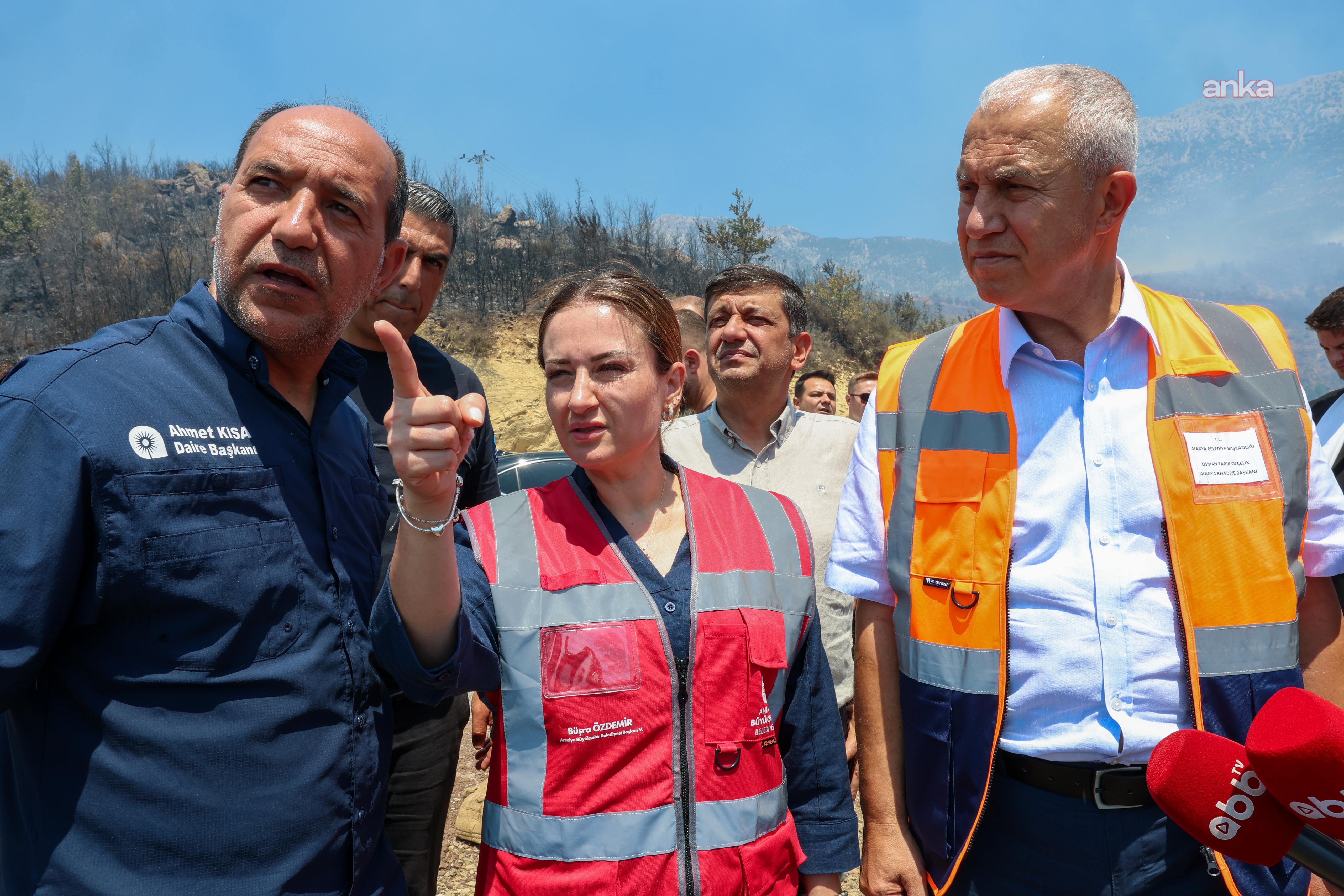 Antalya Büyükşehir Belediyesi Başkan Vekili Özdemir, Alanya'da: "Meteorolojik risk sürüyor, yangınla mücadelemiz devam ediyor"