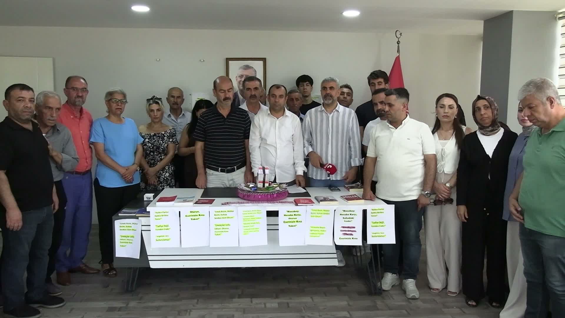 Diyarbakır'da 685 kişi CHP'den istifa etti