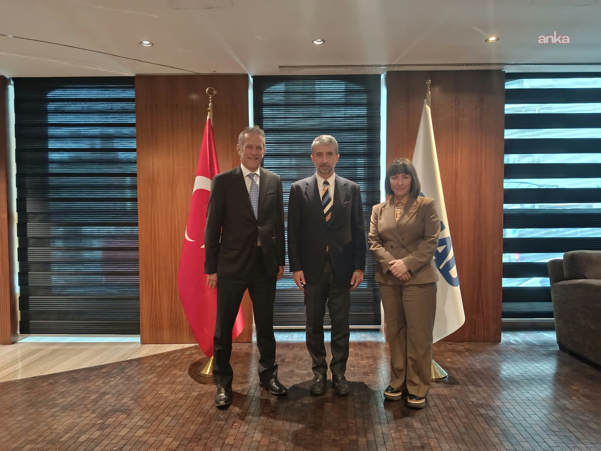 TÜSİAD Başkanı Diren, Kanada Büyükelçisi Lebleu ve Başkonsolos Britton ile görüştü