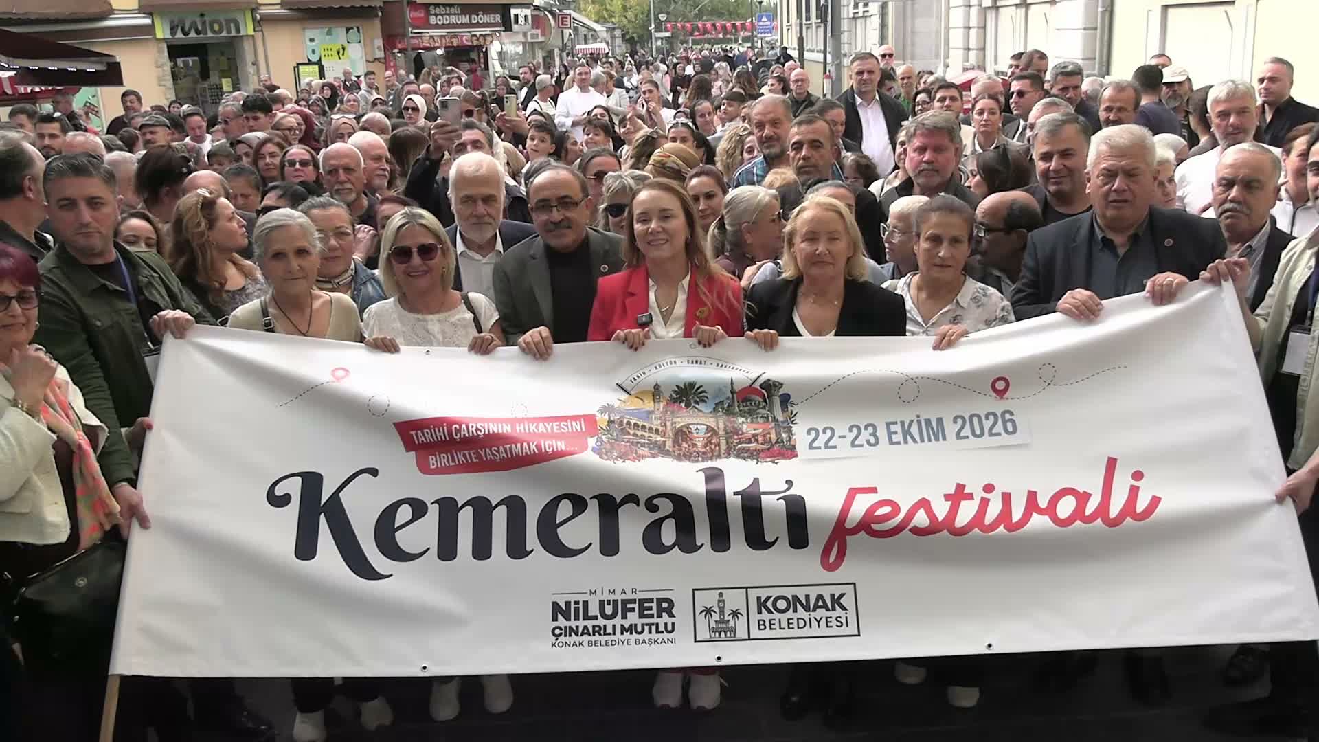 Kemeraltı Festivali kortej yürüyüşüyle başladı