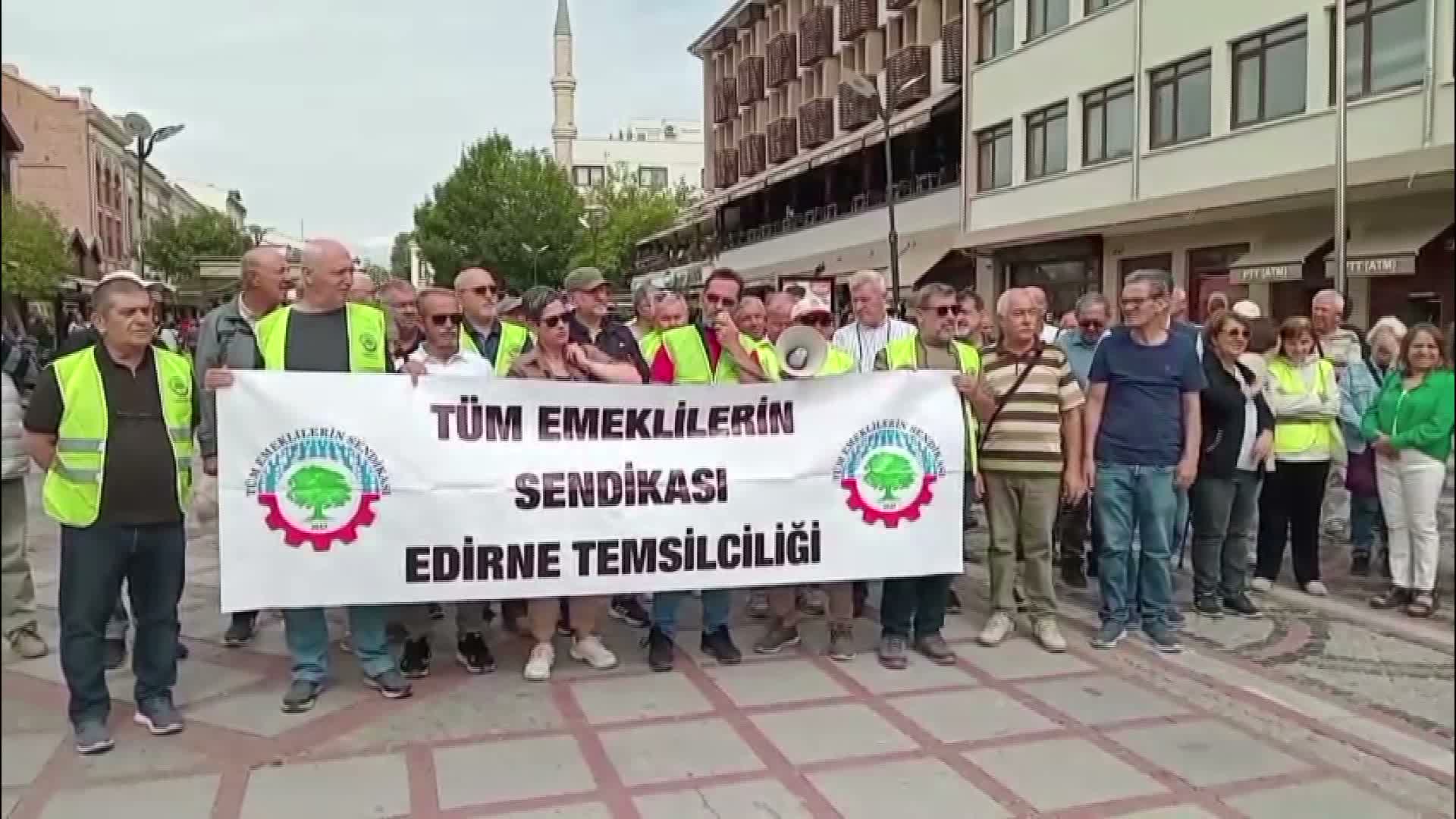Edirne'de emeklilerden eylem: Seyyanen zam bütün emeklilere verilmelidir