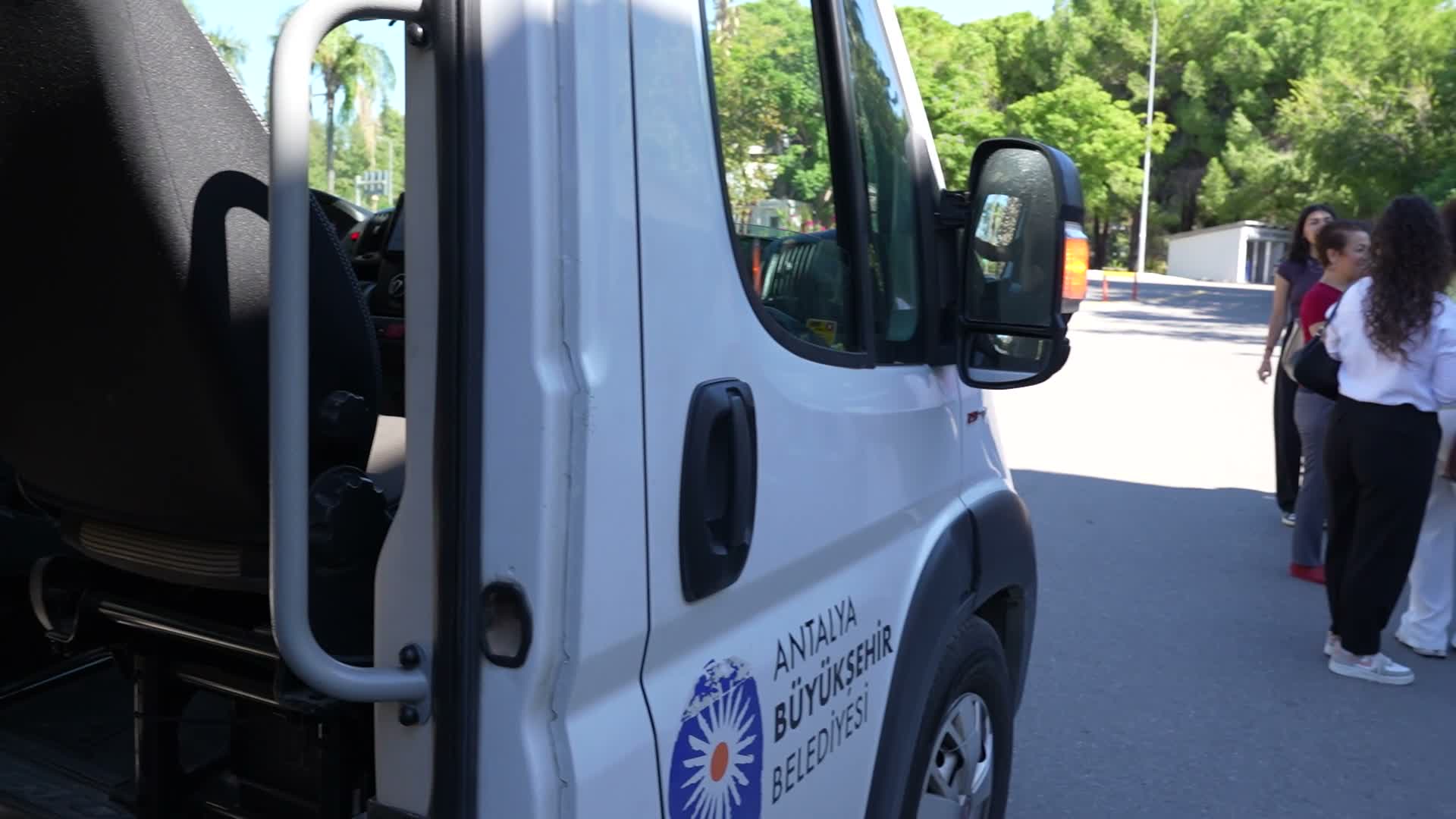 Antalyalı üniversite öğrencileri, kentin tarihi ve kültürel zenginliklerini keşfetti
