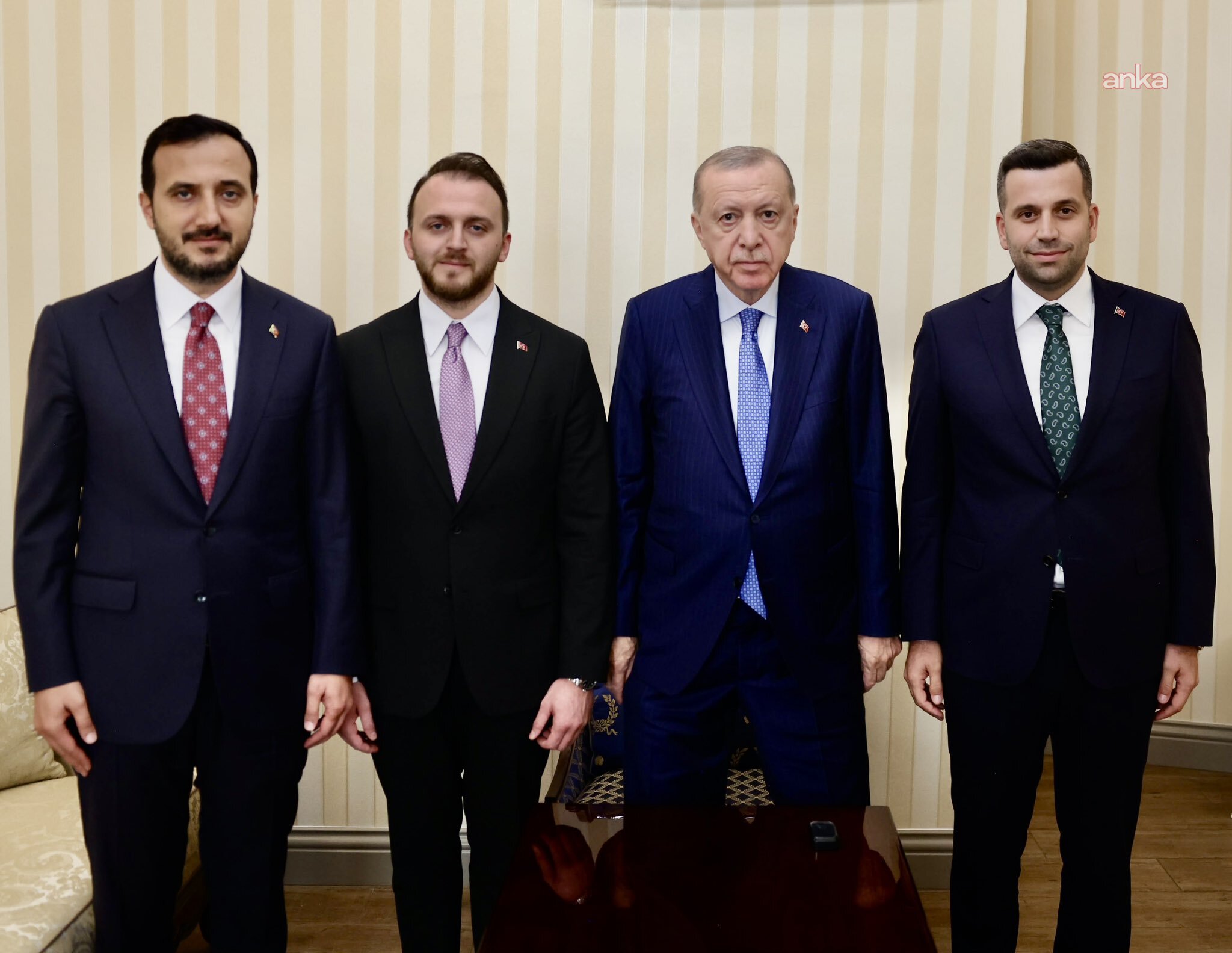Cumhurbaşkanı Erdoğan, Ataşehir ve Üsküdar Belediye Başkan Vekillerini kabul etti