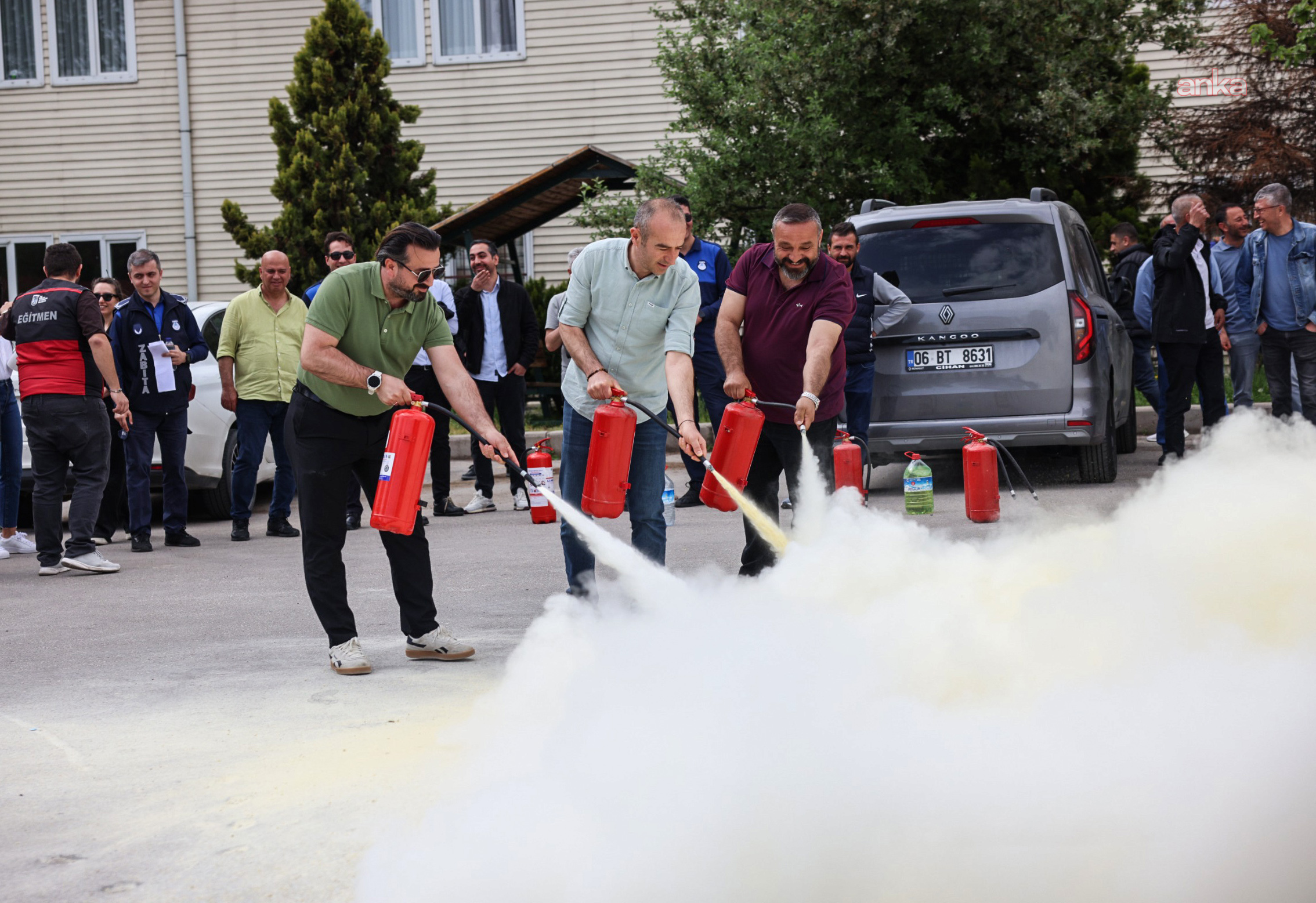 Çankaya Belediyesi personeli, yangın eğitimi ve söndürme tatbikatına katıldı