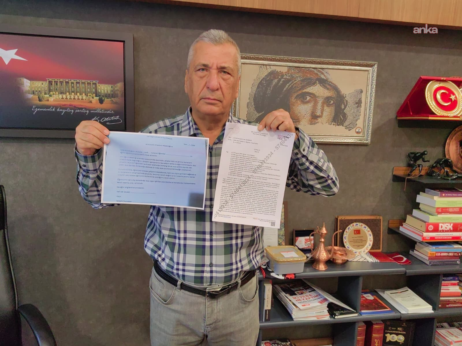 CHP'li Öztürkmen: Devlet okulunda 6 bin liralık turnike parası, 9 bin liralık kaynak kitap ücreti isteniyor