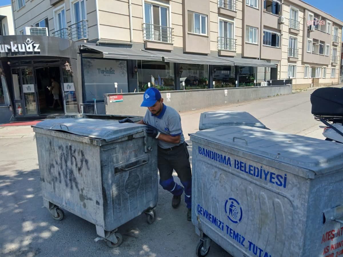 Bandırma Belediyesi, ilçedeki çöp konteynerlerini yeniliyor