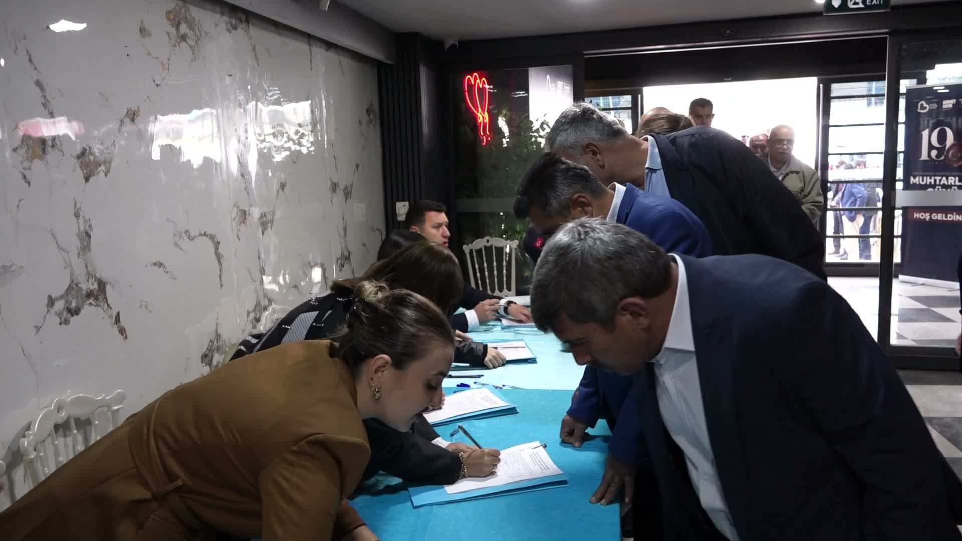 Balıkesir Büyükşehir Belediye Başkanı Akın, muhtarlarla buluştu: "Sorunları birlikte çözeceğiz"