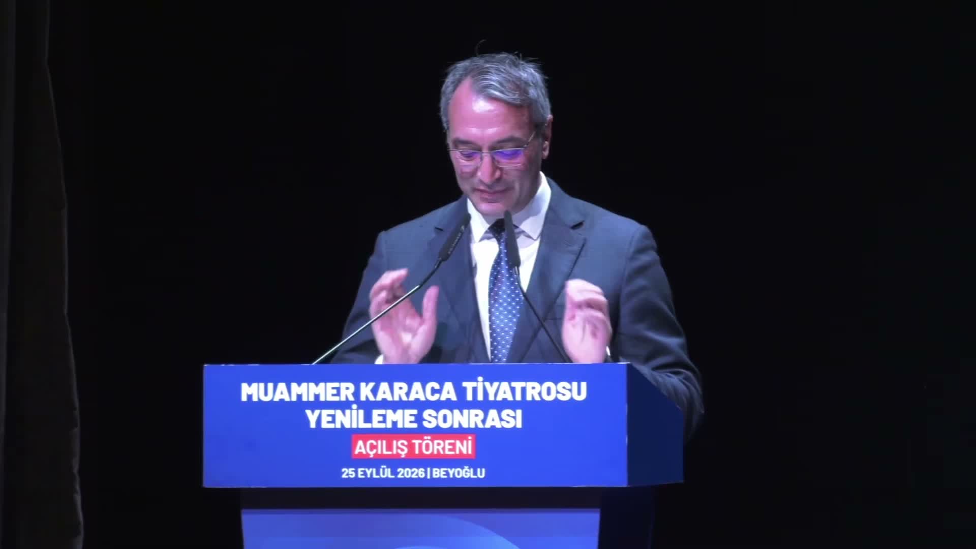 Muammer Karaca Tiyatrosu perdelerini törenle açtı... Nuri Aslan: İstanbul'un sahnelerinin ışıklarını yeniden yakacağız
