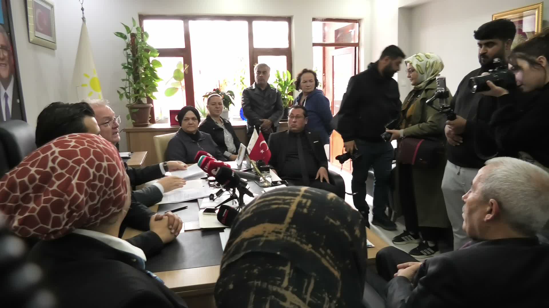 İYİ Partili Kılıç: “Hükümet etrafına, yandaşına fon aktarmak için her şeyi yapıyor”