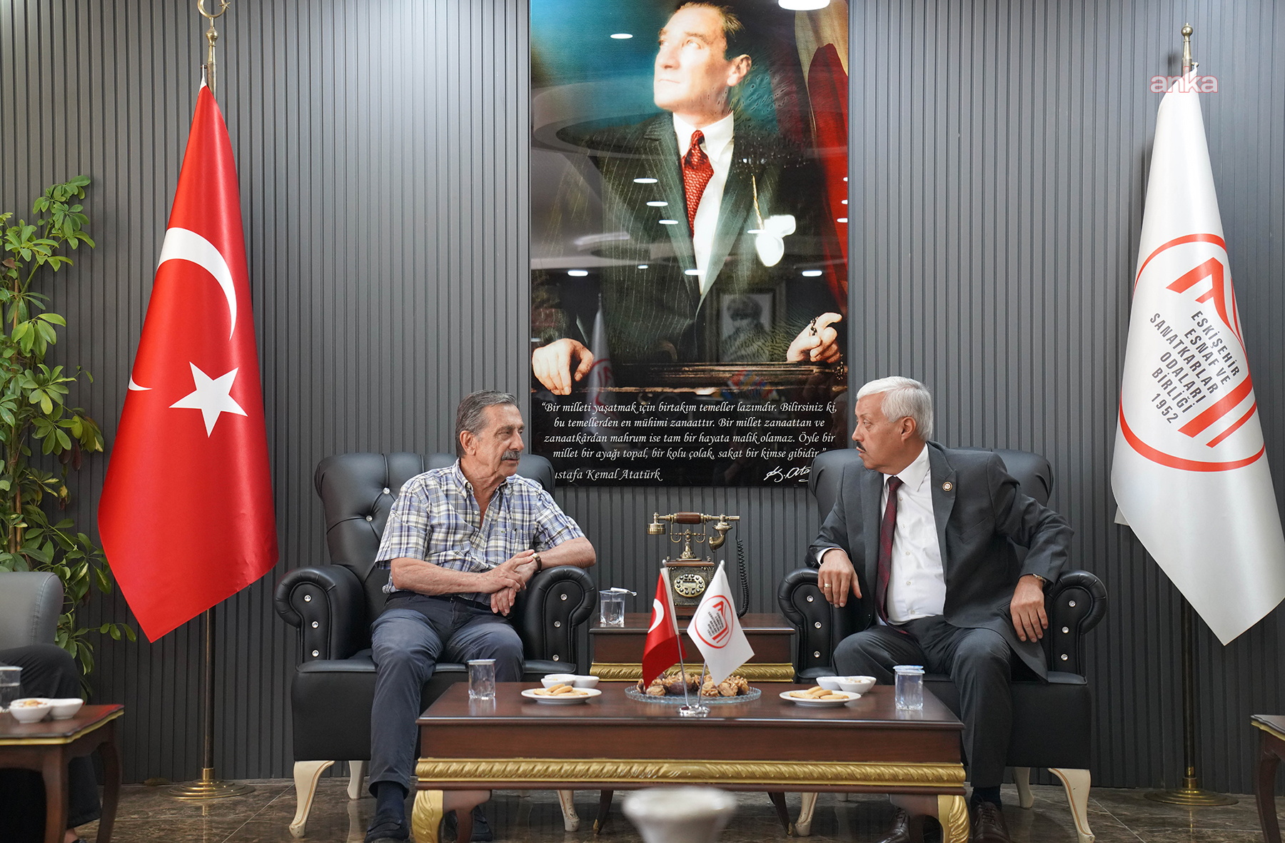 Tepebaşı Belediye Başkanı Ataç’tan Esnaf ve Sanatkârlar Odaları Birliği’ne ziyaret