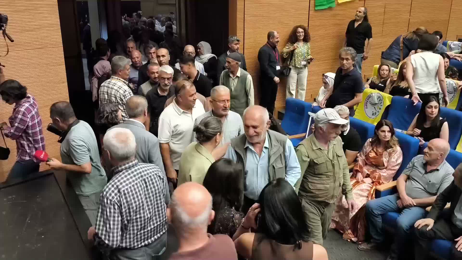 DEM Parti Eş Genel Başkanı Bakırhan’dan “fon soruşturması” açıklaması: “Kim olursa olsun bu soyguna izin verenlerden hesap sorulmalı"