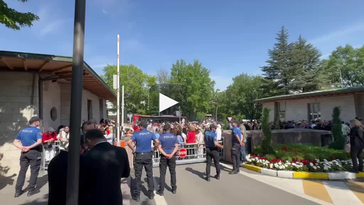 TBMM'de CHP grup toplantısına ziyaretçi yasağı getirildi