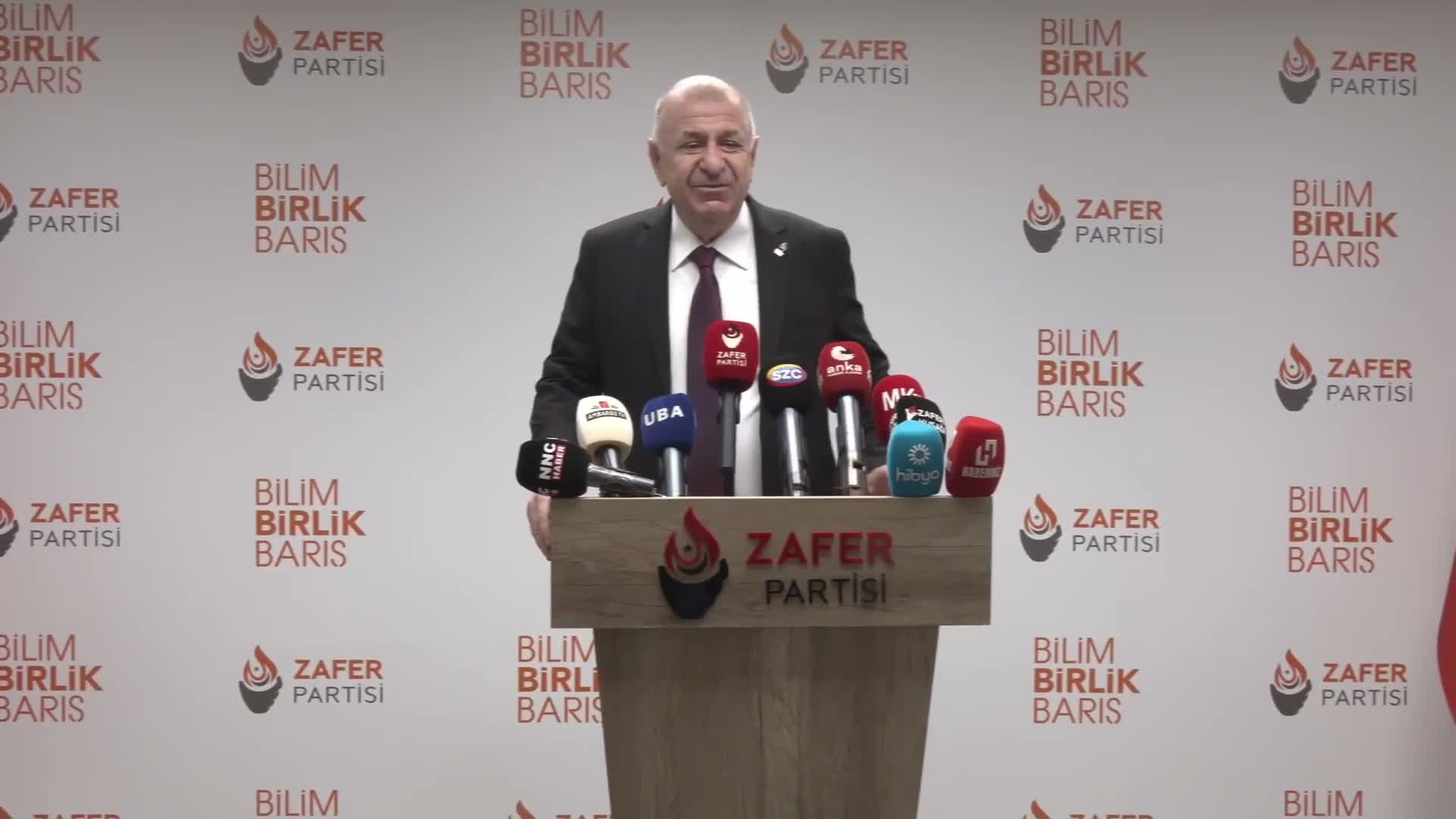 Ümit Özdağ: "Hakan Fidan, Dışişleri Bakanlığı'nın adını 'Savaş Bakanlığı' olarak değiştirme konusunda çok istekli"