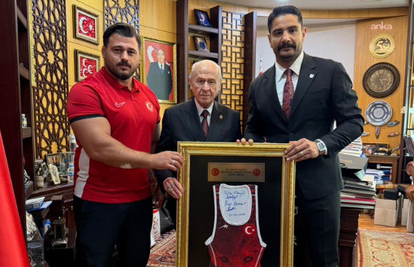 Taha Akgül, Rıza Kayaalp ve Namık Aliyev’den Bahçeli’ye ziyaret