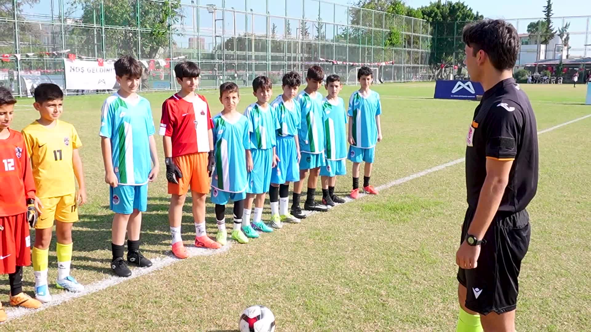 Mersin'de “U-11 ve U-12 Çocuk Futbol Şenliği” devam ediyor