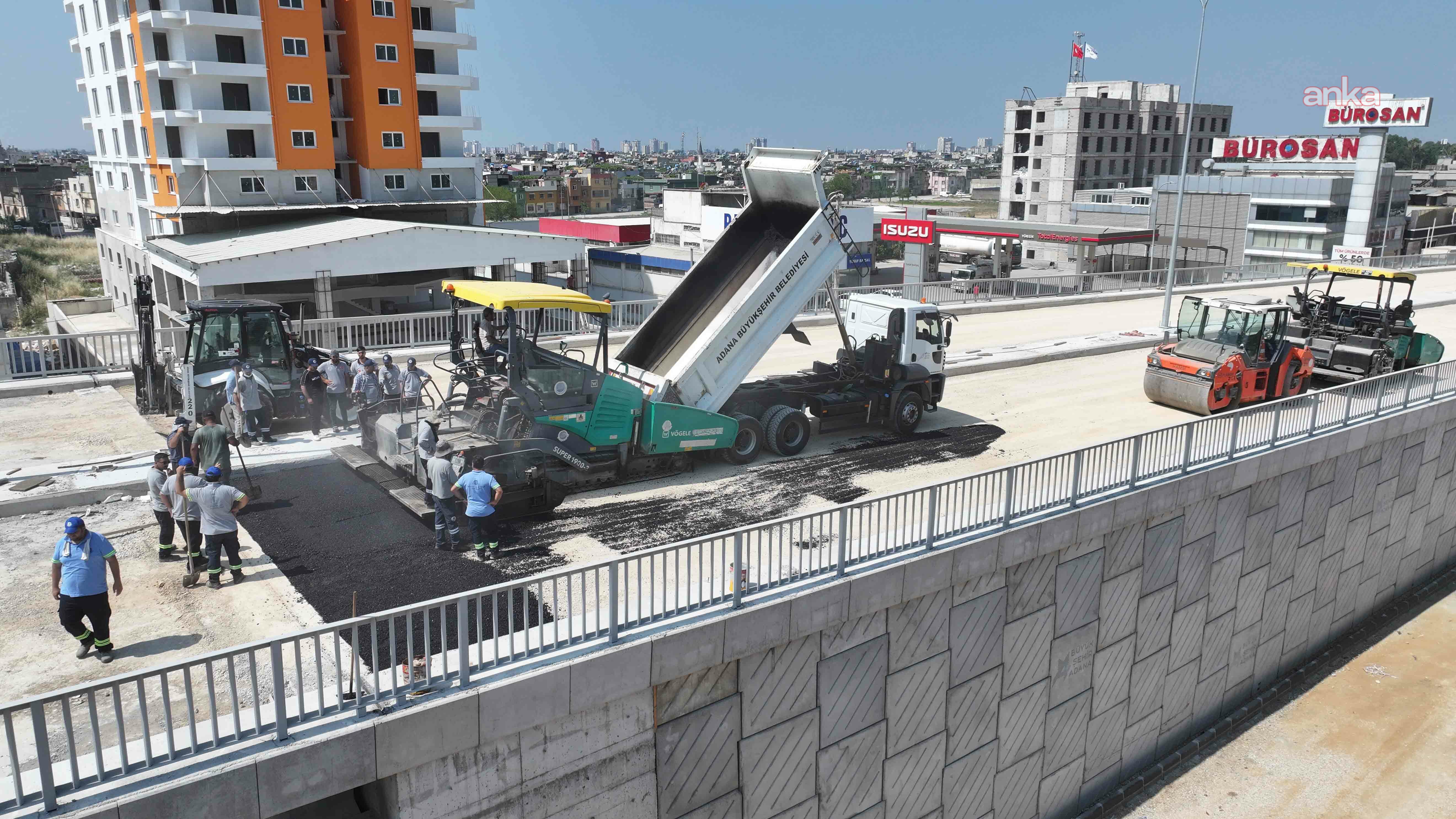 Adana Büyükşehir Belediyesi, D-400 Karayolu'nda yürütülen kavşak çalışmalarında sona yaklaştı