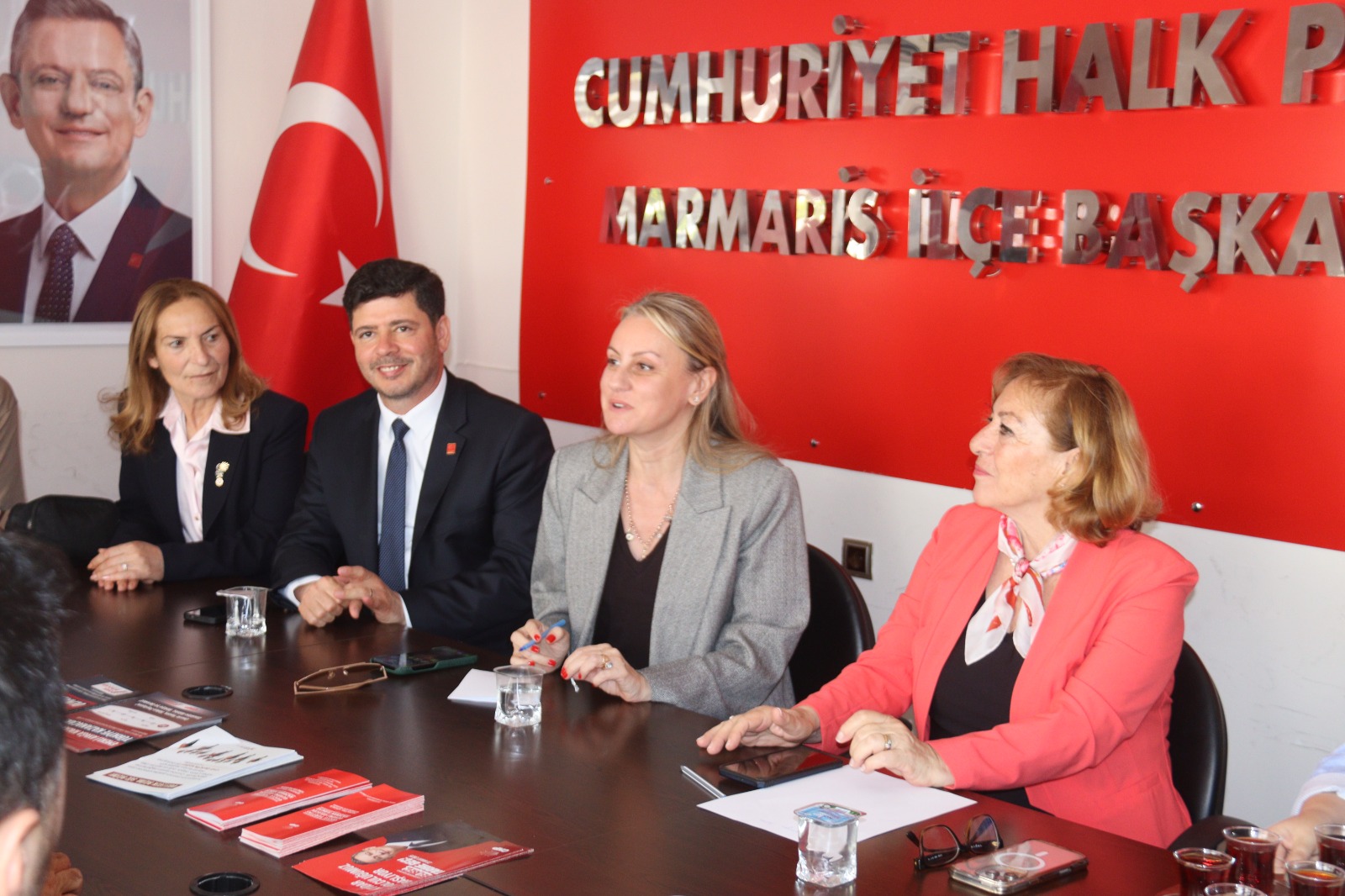 CHP'li Ösen Marmaris’te konuştu: "İktidar olduğumuzda birinci gün itibariyle kontağı çevirmemiz gerekiyor. Bunun için çok hazırlıklıyız"