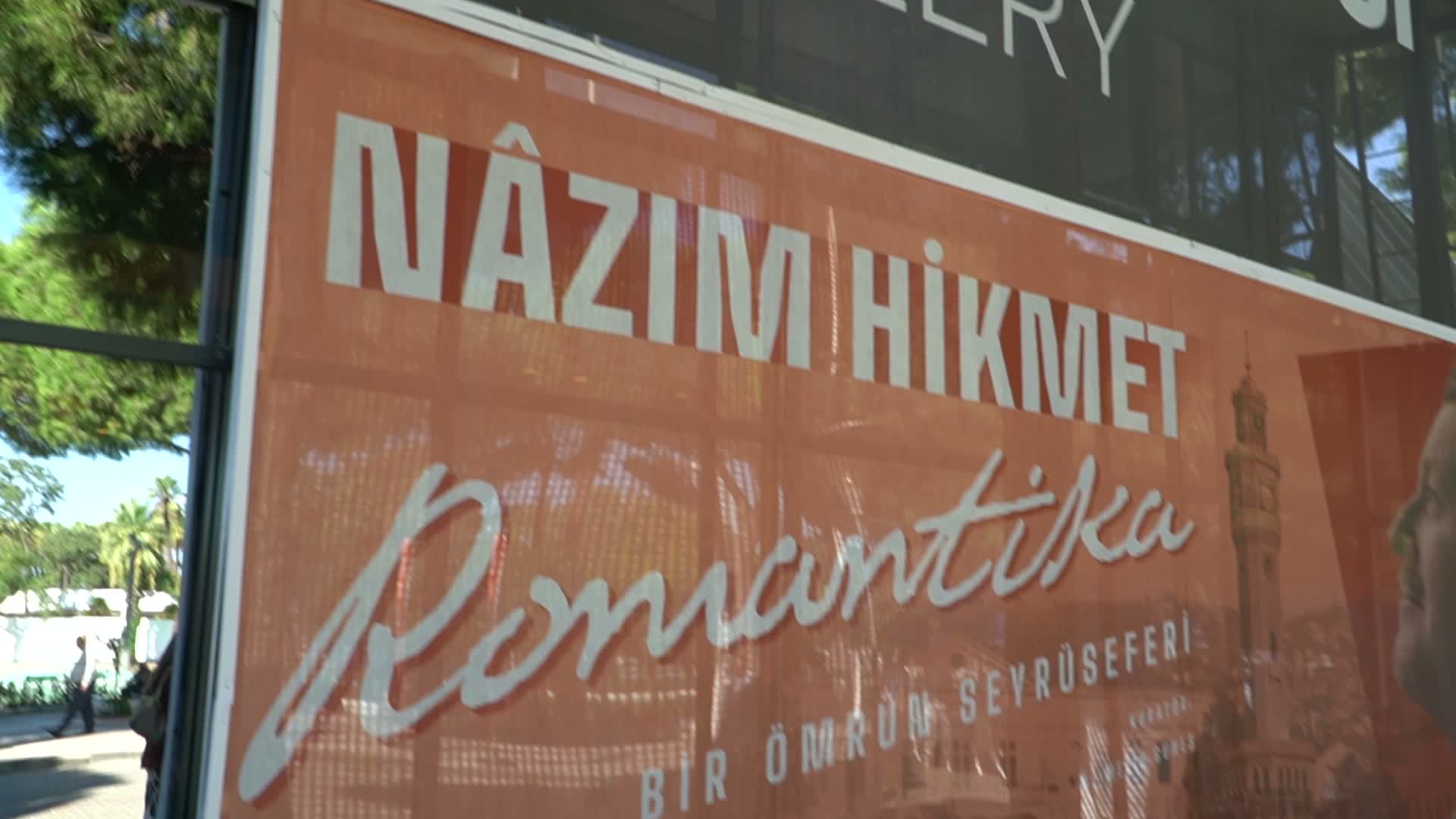 İZKİTAP ziyaretçileri Kültürpark’taki sergileri keşfetti