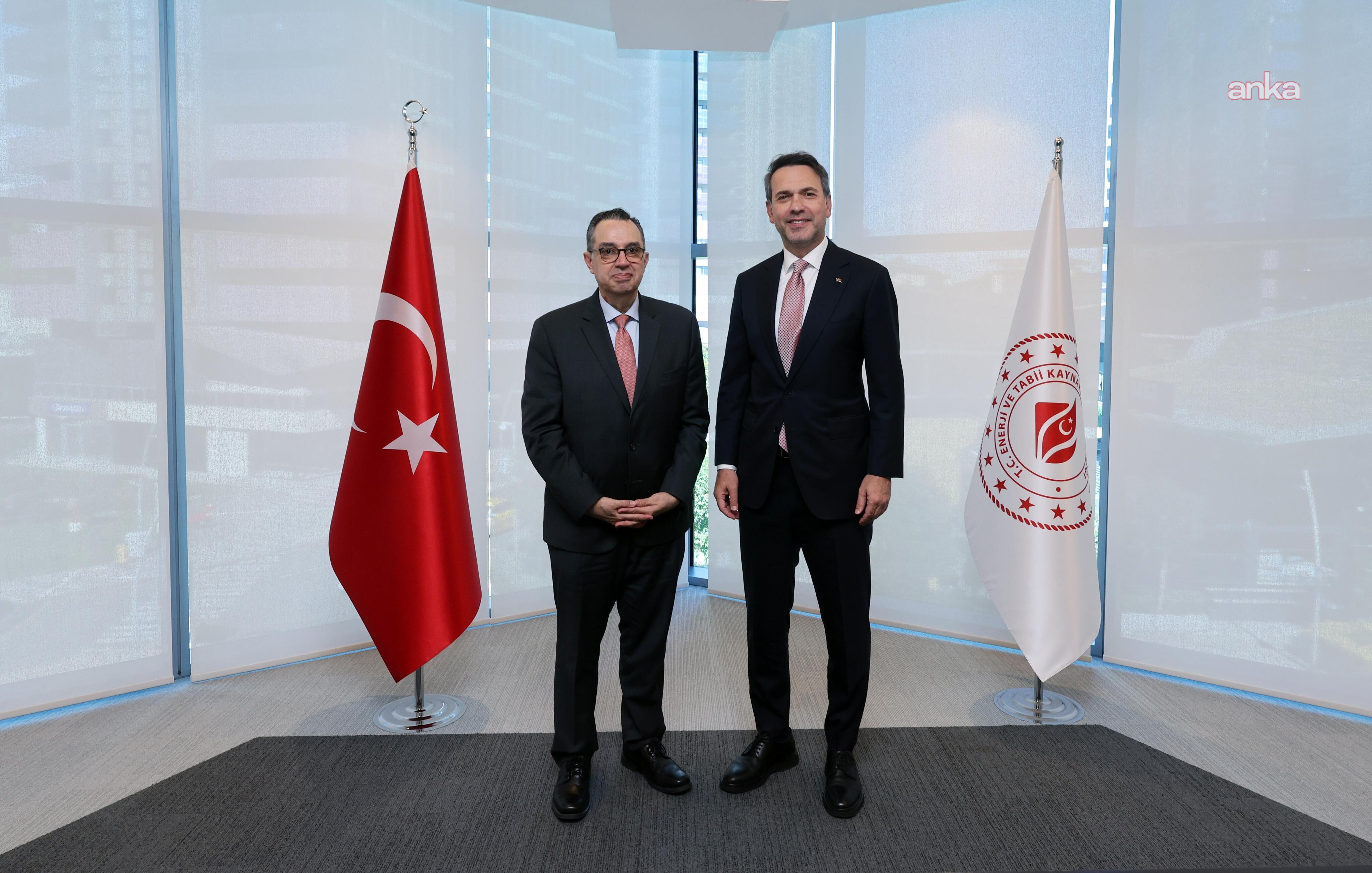 Bakan Bayraktar, IFC heyetiyle enerji yatırımlarının finansmanını görüştü