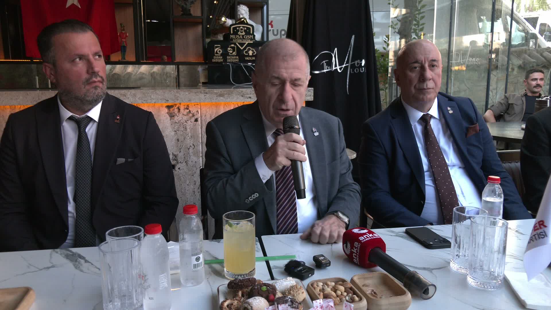 Ümit Özdağ'dan Düzce'deki pankart soruşturmasına tepki: Bu pankartı her yere asacağız