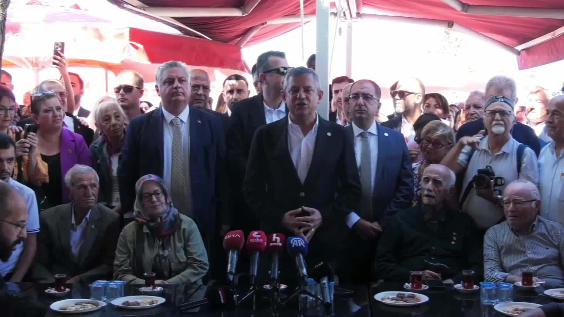 Özgür Özel, Yalova'da emekliler bir araya geldi: "YENİ Parti iktidarında hiçbir maaş asgari ücretin altında olmayacak"