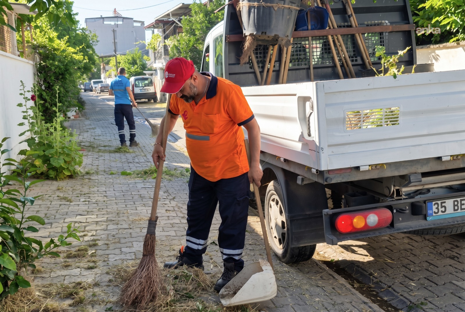 Efeler Belediyesi ekiplerinden güç birliği