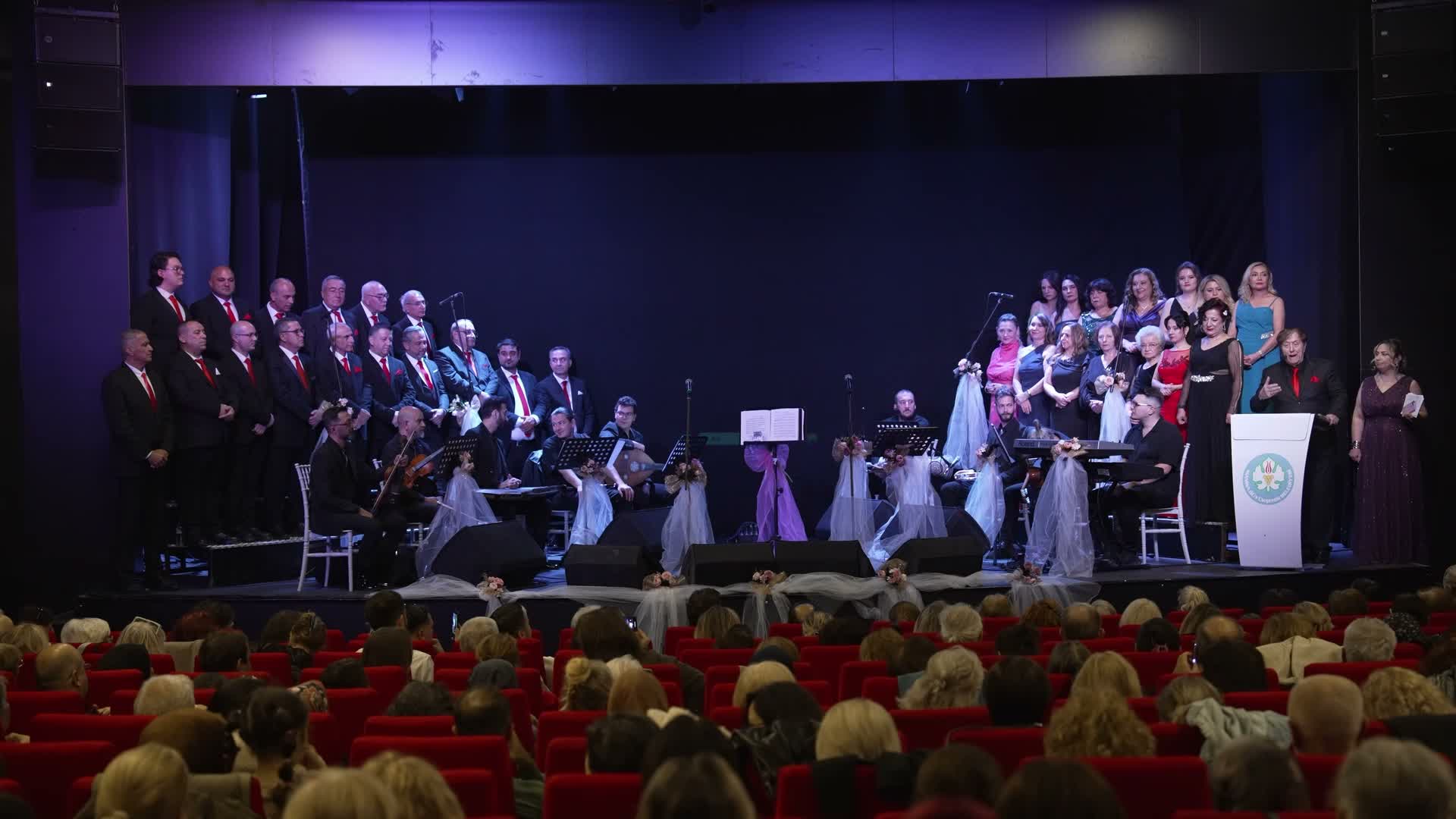 Zeki Müren’in unutulmaz şarkıları, Manisa’da yankılandı