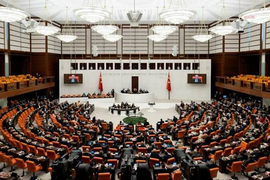 TBMM Genel Kurulu... Emniyet, vergi ve basın mevzuatındaki değişiklikler Meclis'ten geçti