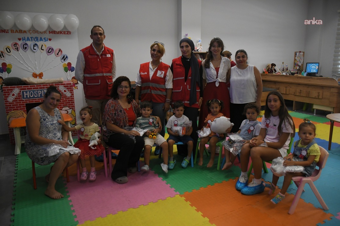 Kuşadası Belediyesi Anne Baba Çocuk Merkezi'nde dayanışma etkinliği